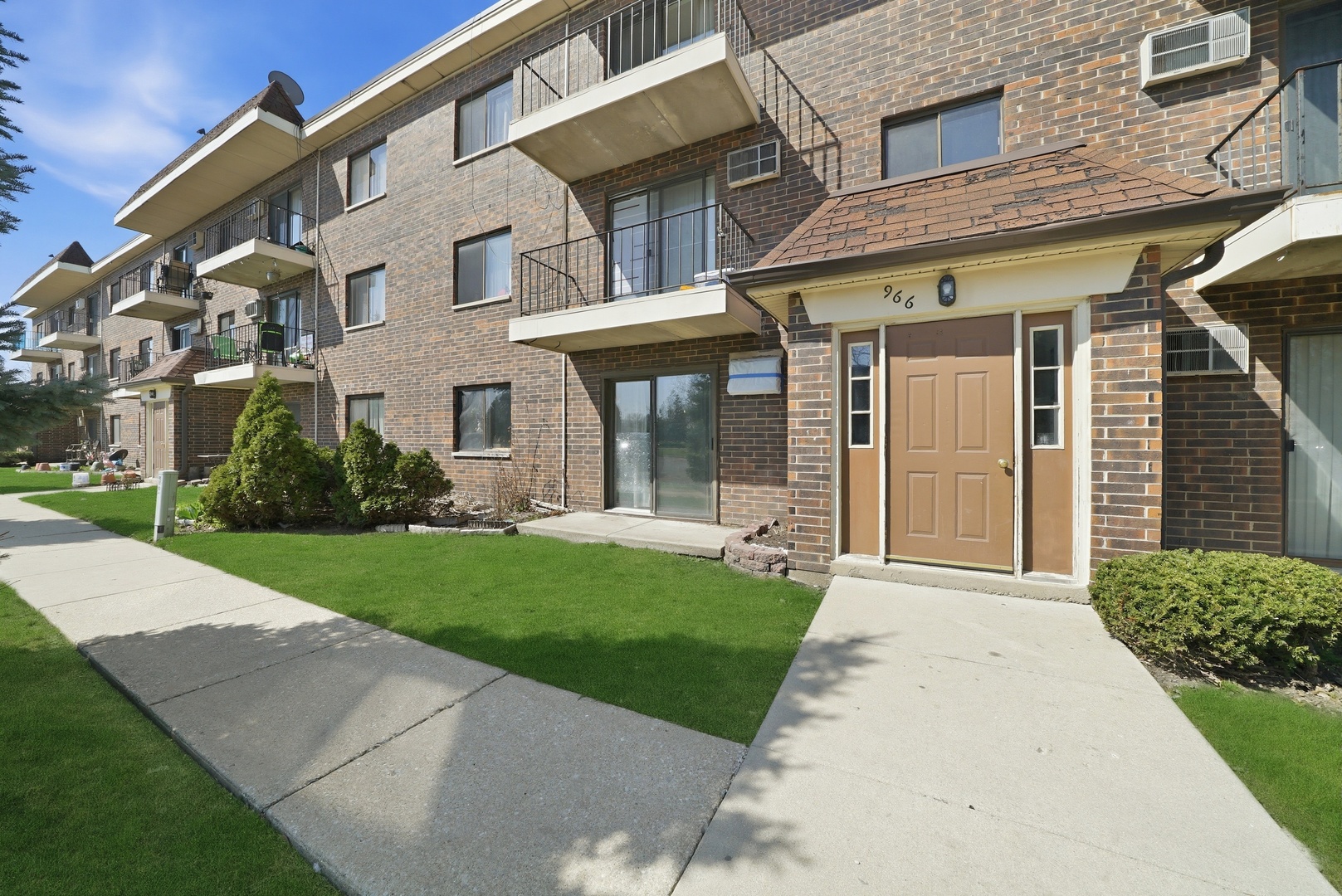 966 N Rohlwing Road Unit: GA