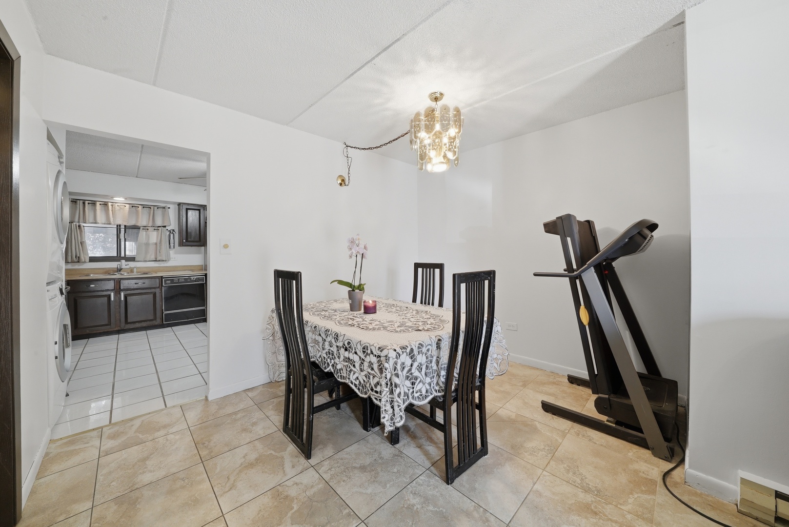 966 N Rohlwing Road Unit: GA