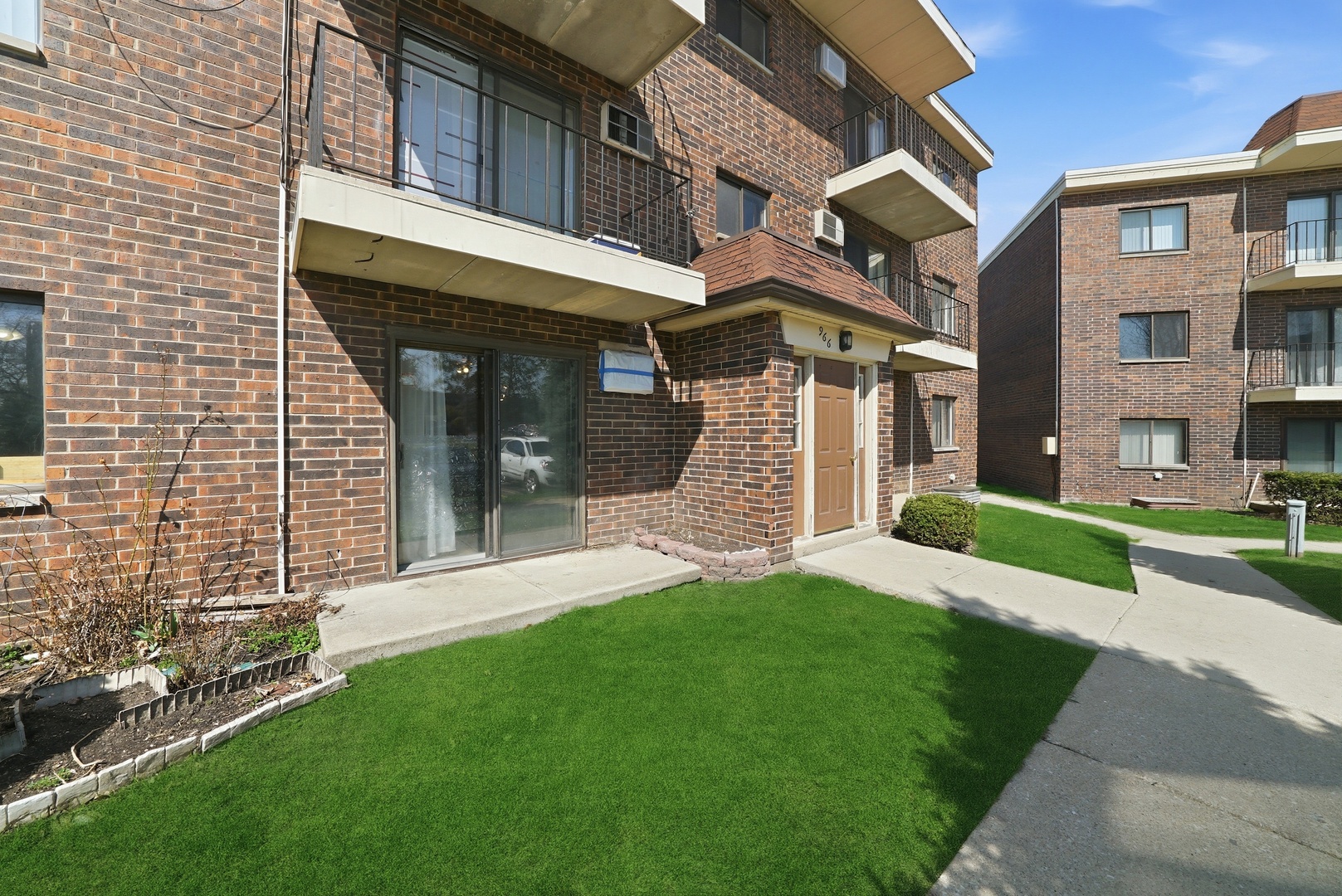 966 N Rohlwing Road Unit: GA