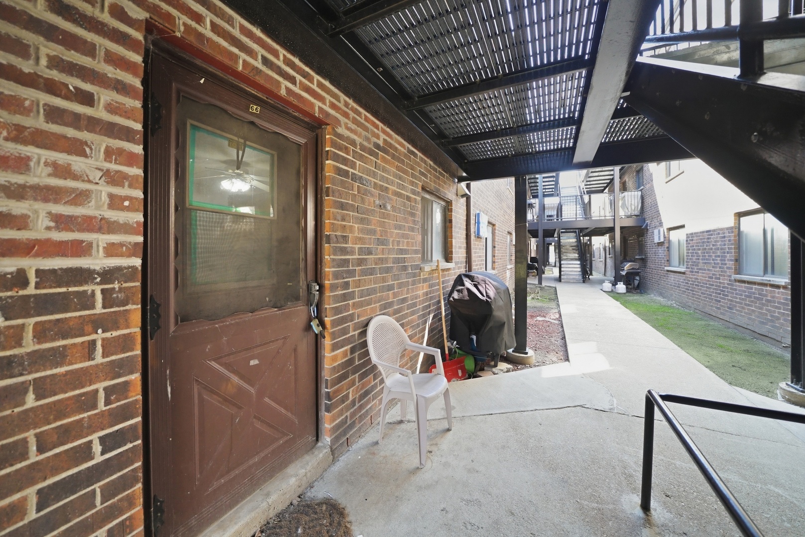 966 N Rohlwing Road Unit: GA