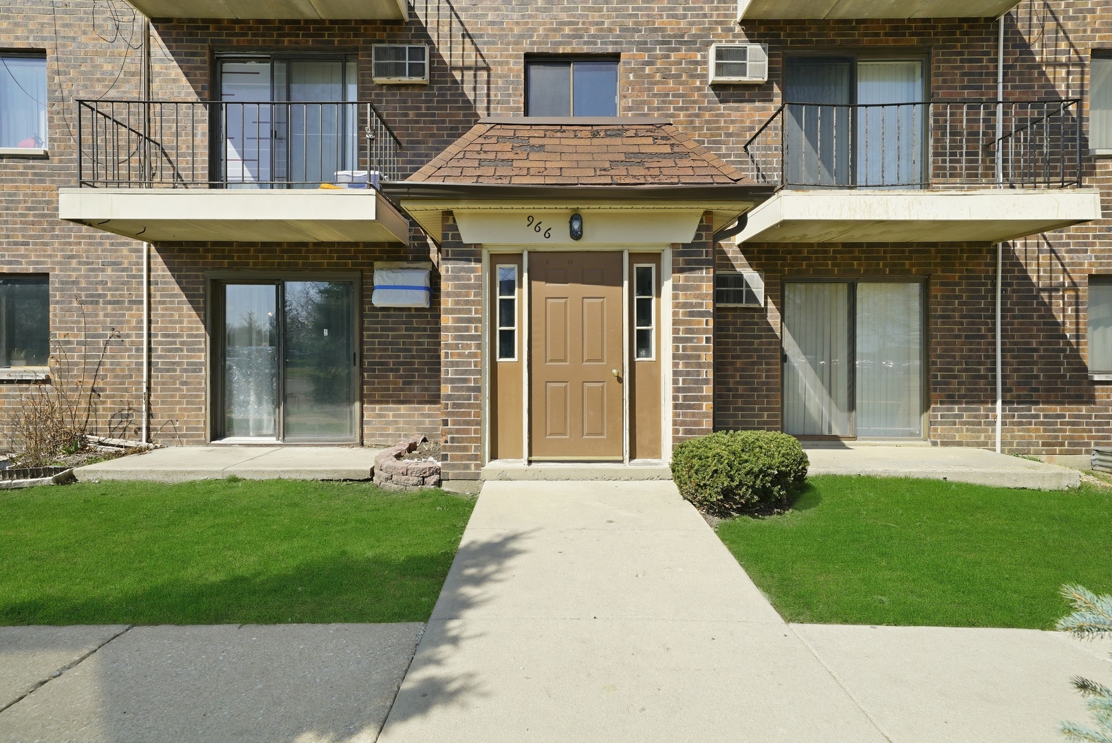 966 N Rohlwing Road Unit: GA