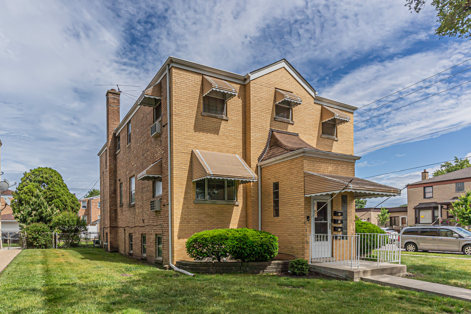 2001 N 73rd Court