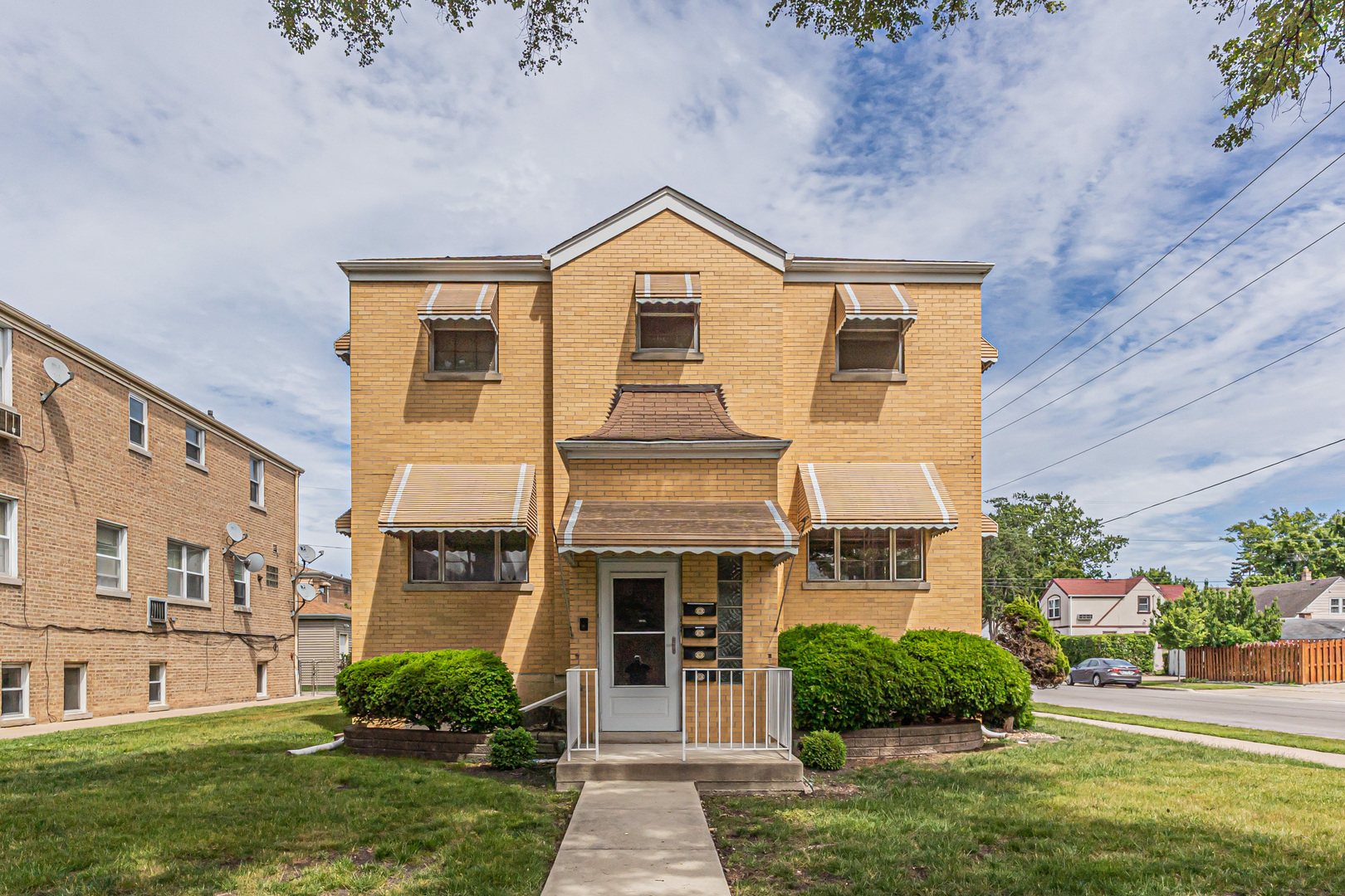 2001 N 73rd Court