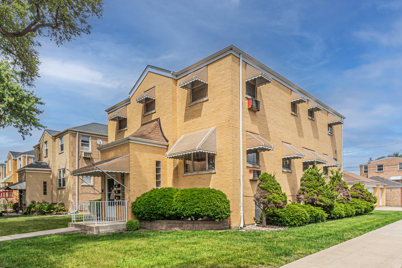 2001 N 73rd Court