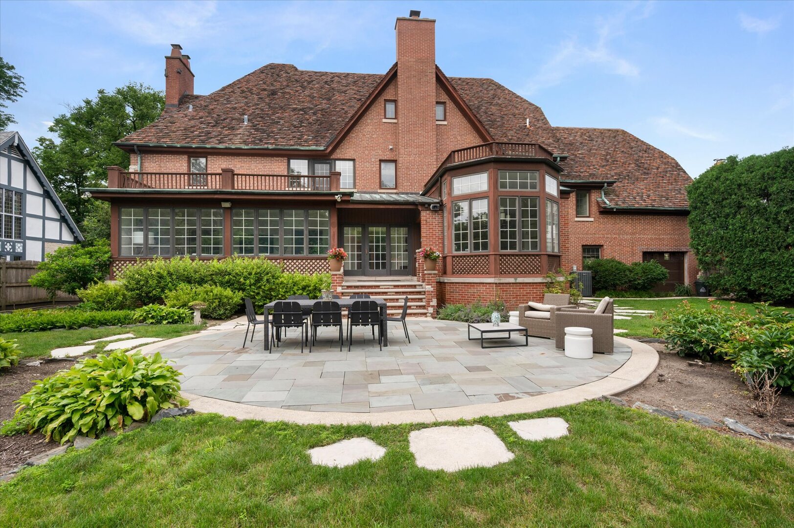 1123 Ashland Avenue