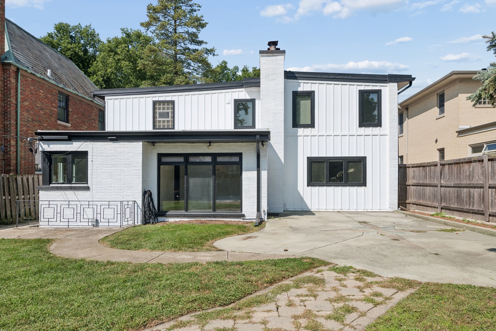 1329 Lathrop Avenue