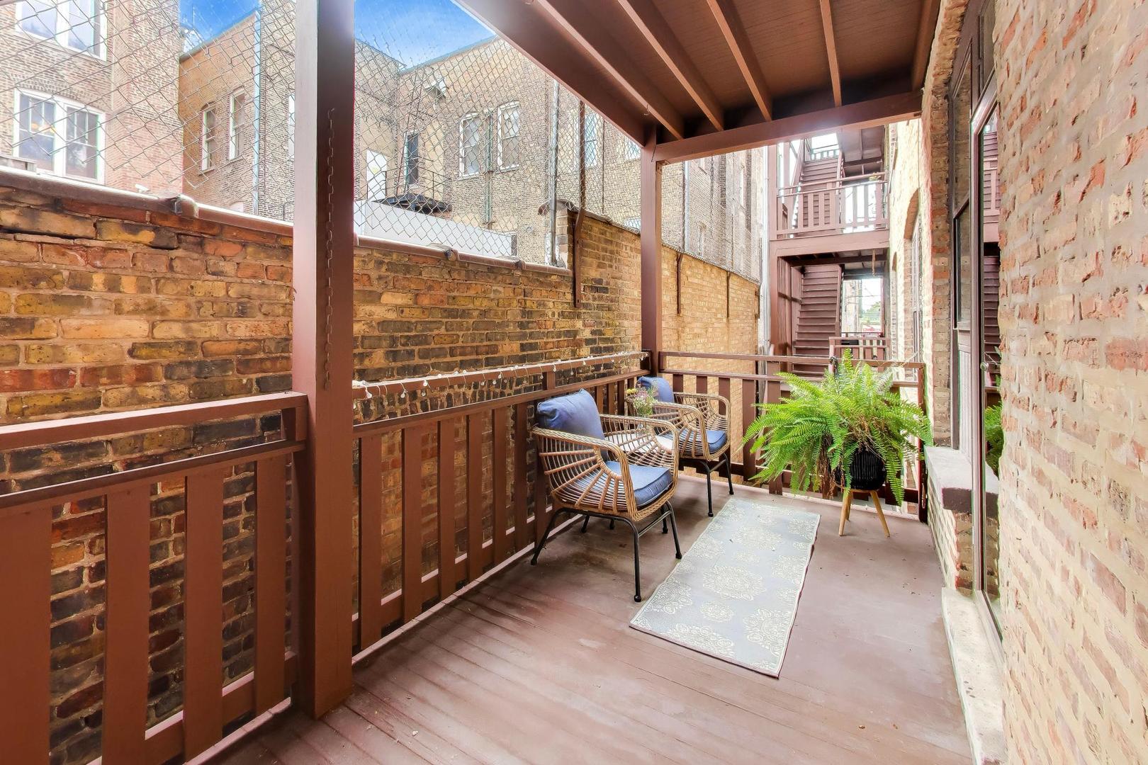 815 Lake Street Unit: 1S