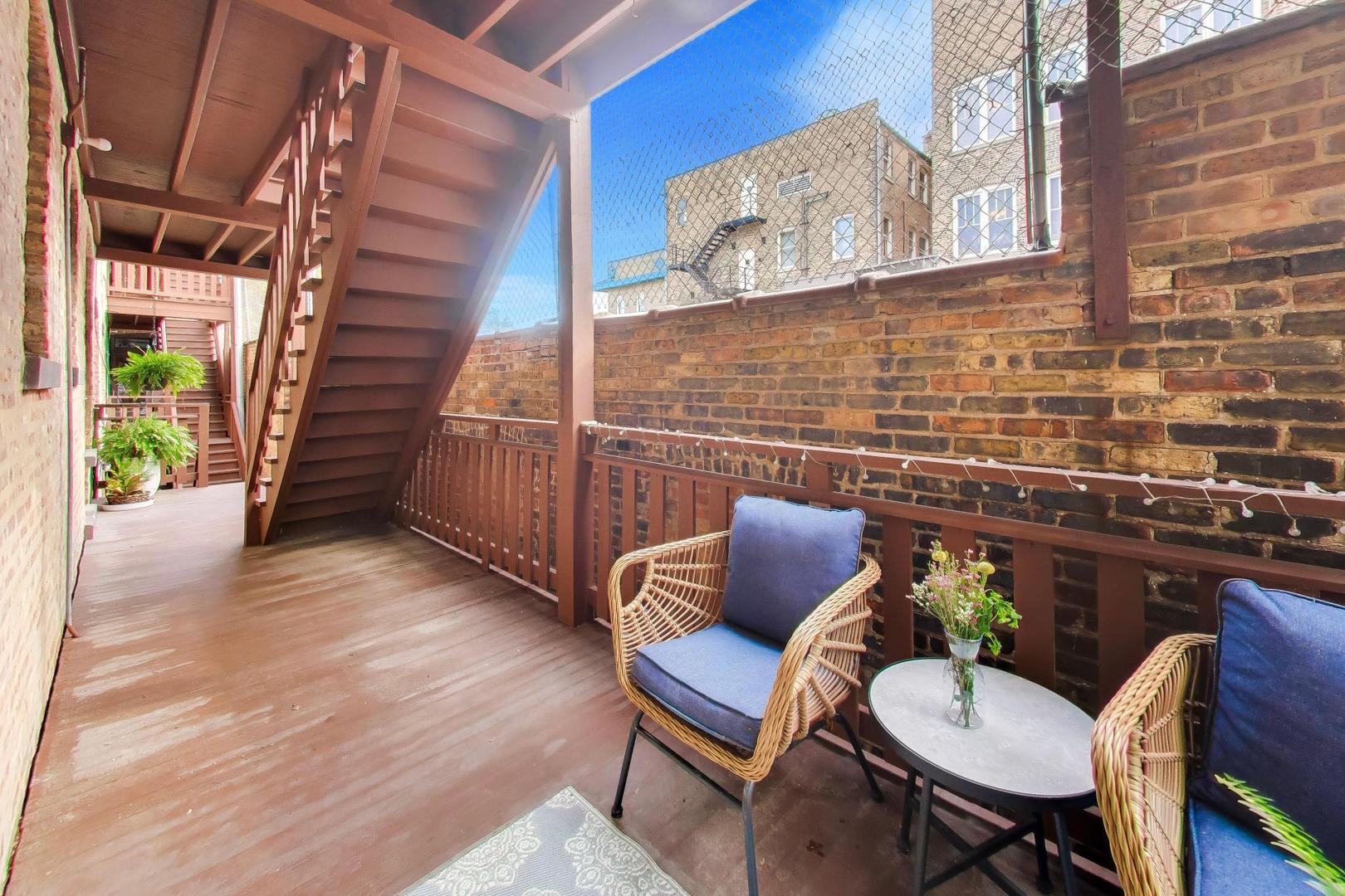 815 Lake Street Unit: 1S