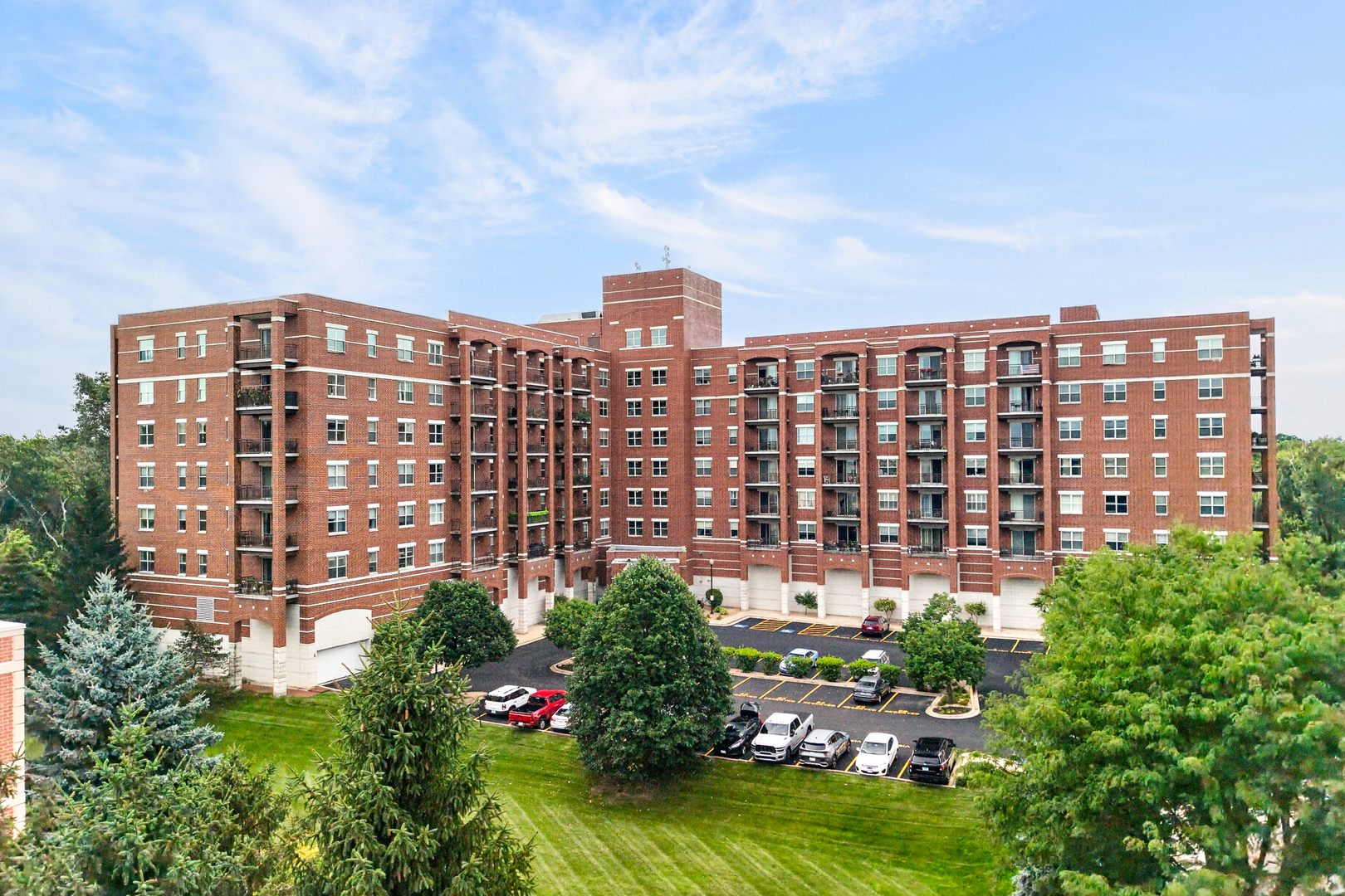 1700 RIVERWOODS Drive Unit: 706