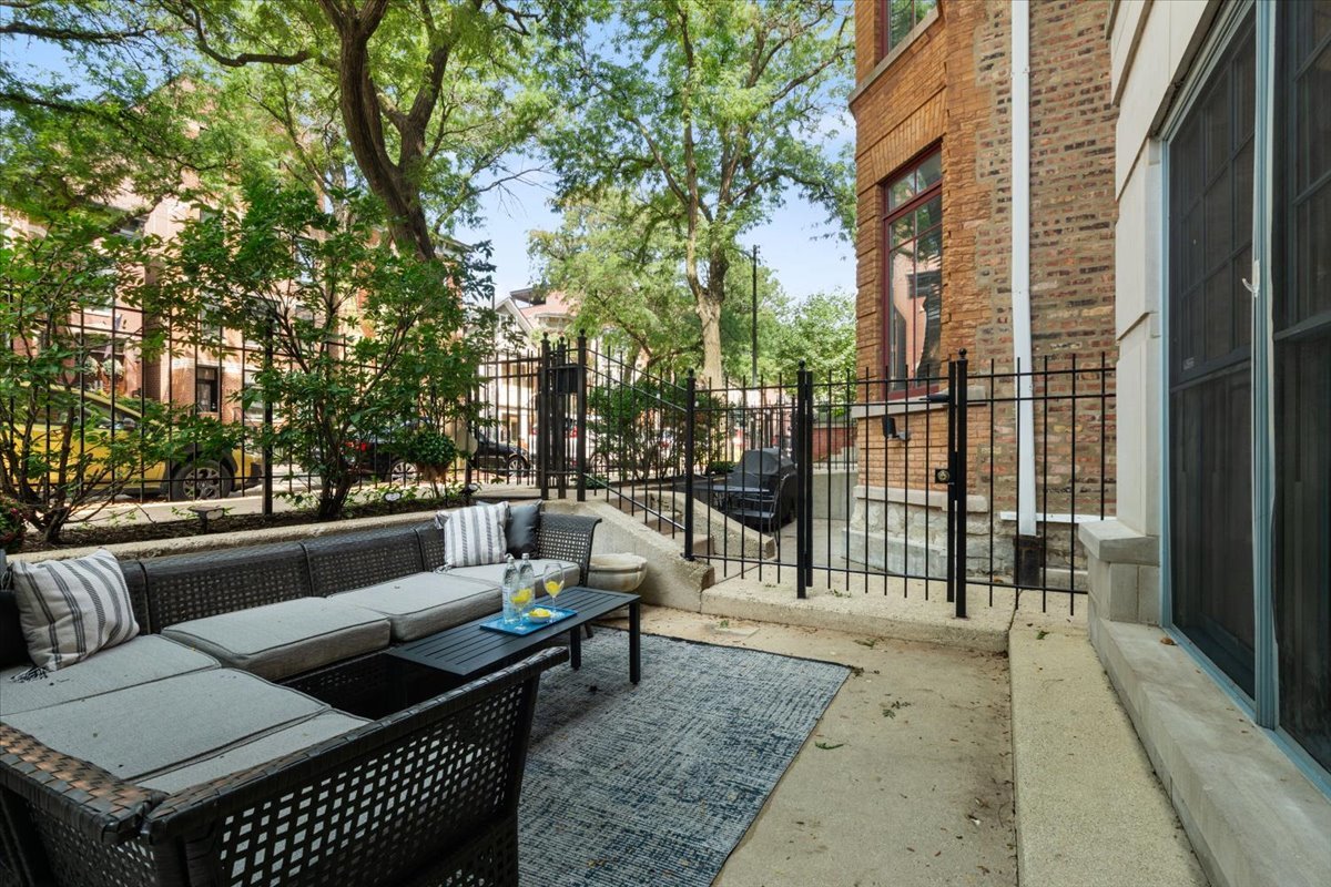 1925 N Sedgwick Street Unit: 1