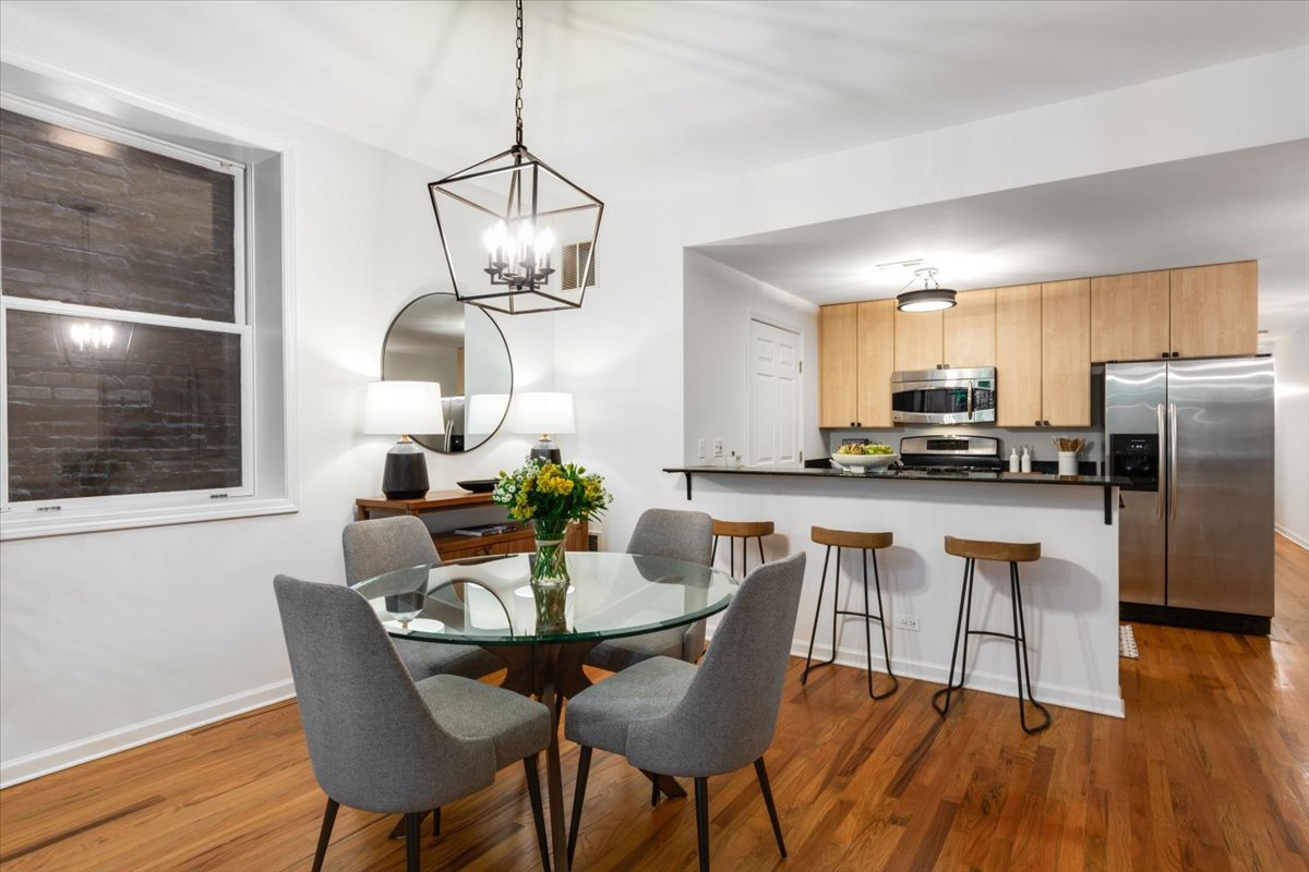 1925 N Sedgwick Street Unit: 1