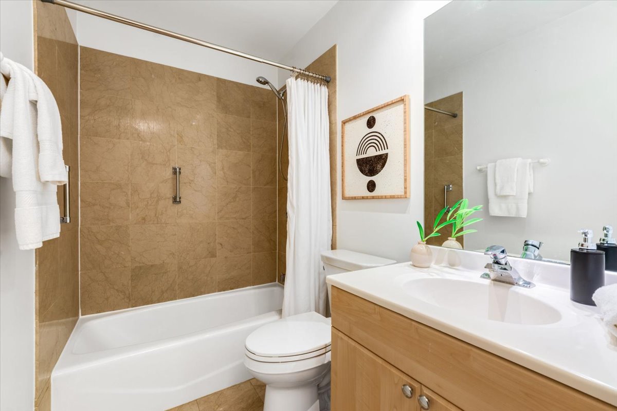 1925 N Sedgwick Street Unit: 1
