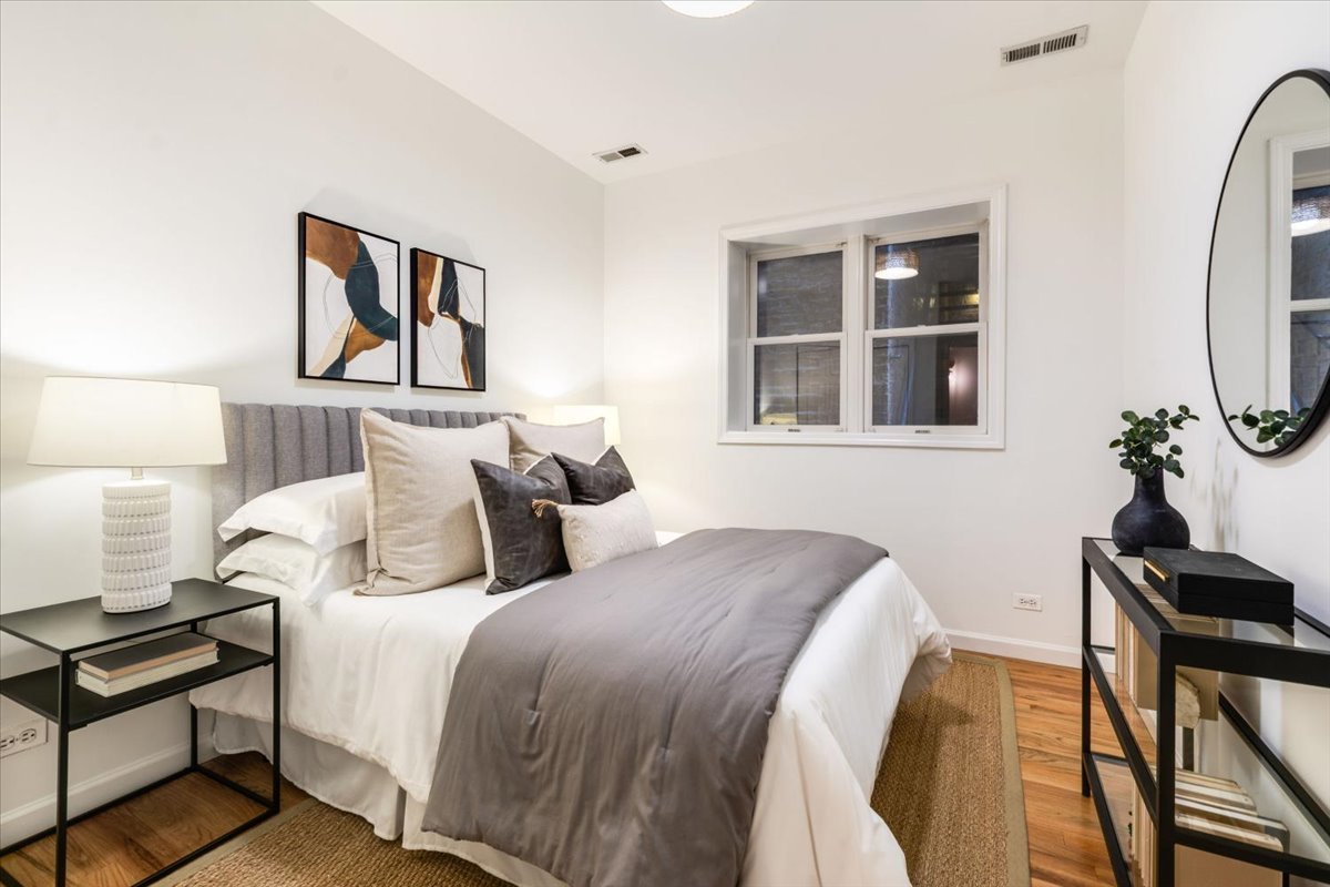 1925 N Sedgwick Street Unit: 1