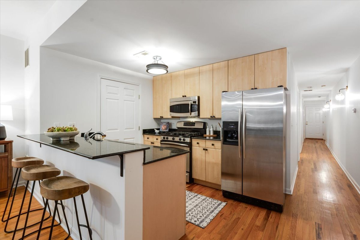 1925 N Sedgwick Street Unit: 1