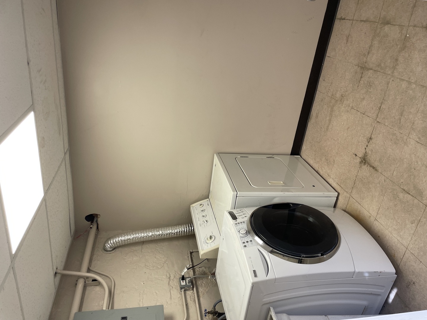 714 Broadway Avenue Unit: REAR