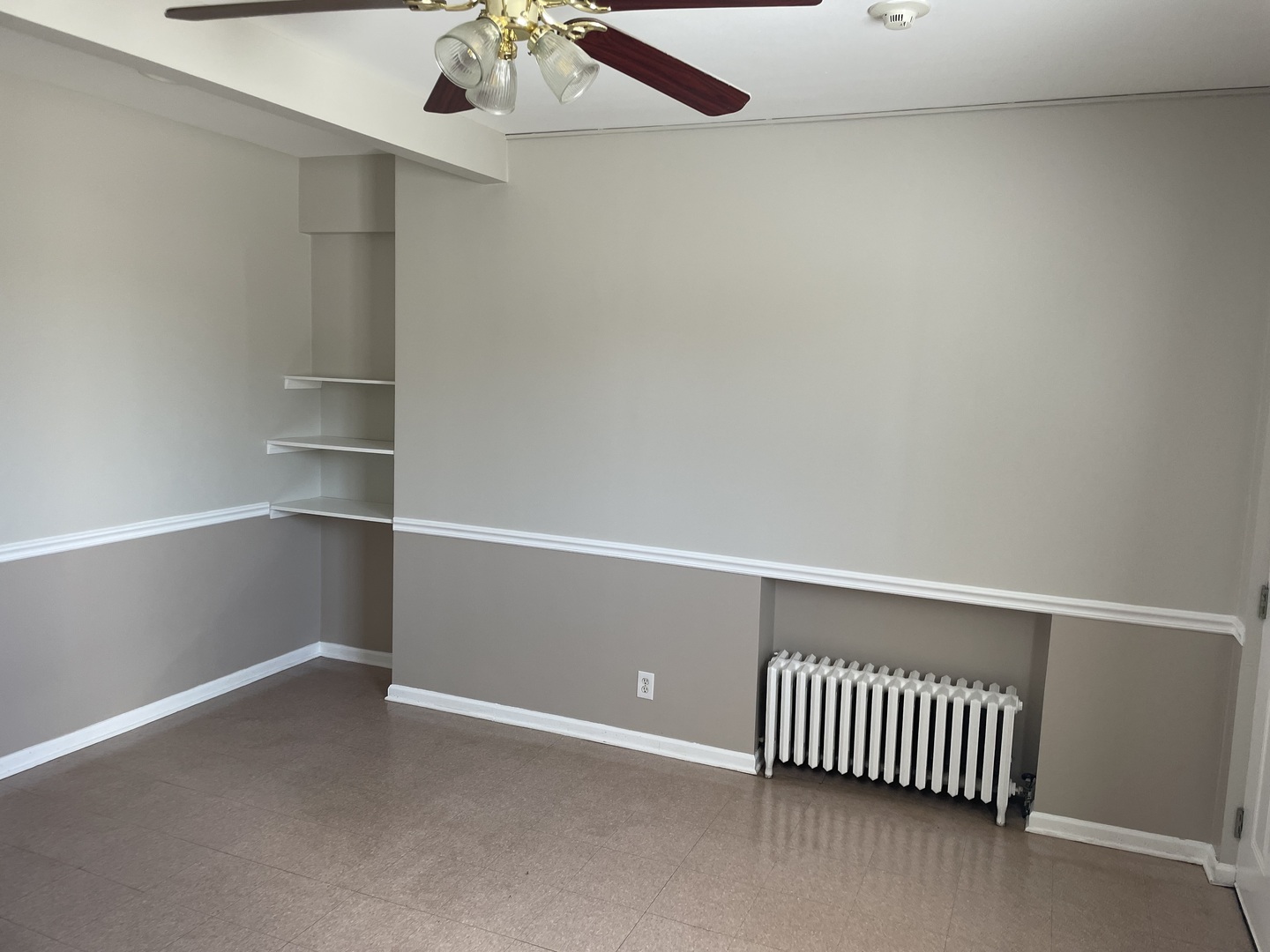 714 Broadway Avenue Unit: REAR