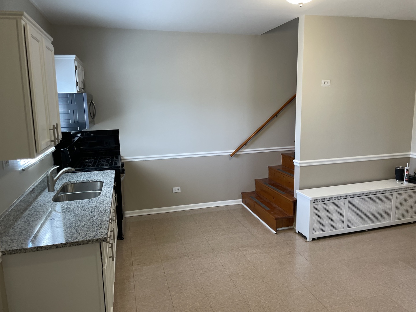 714 Broadway Avenue Unit: REAR