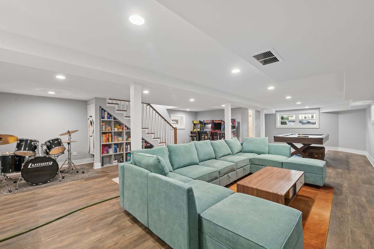 2239 N 76th Avenue