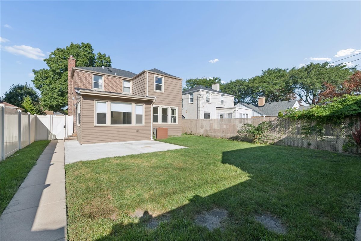 1741 N 76th Court