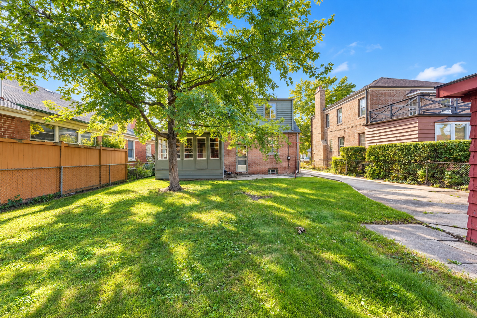1807 N 78th Court