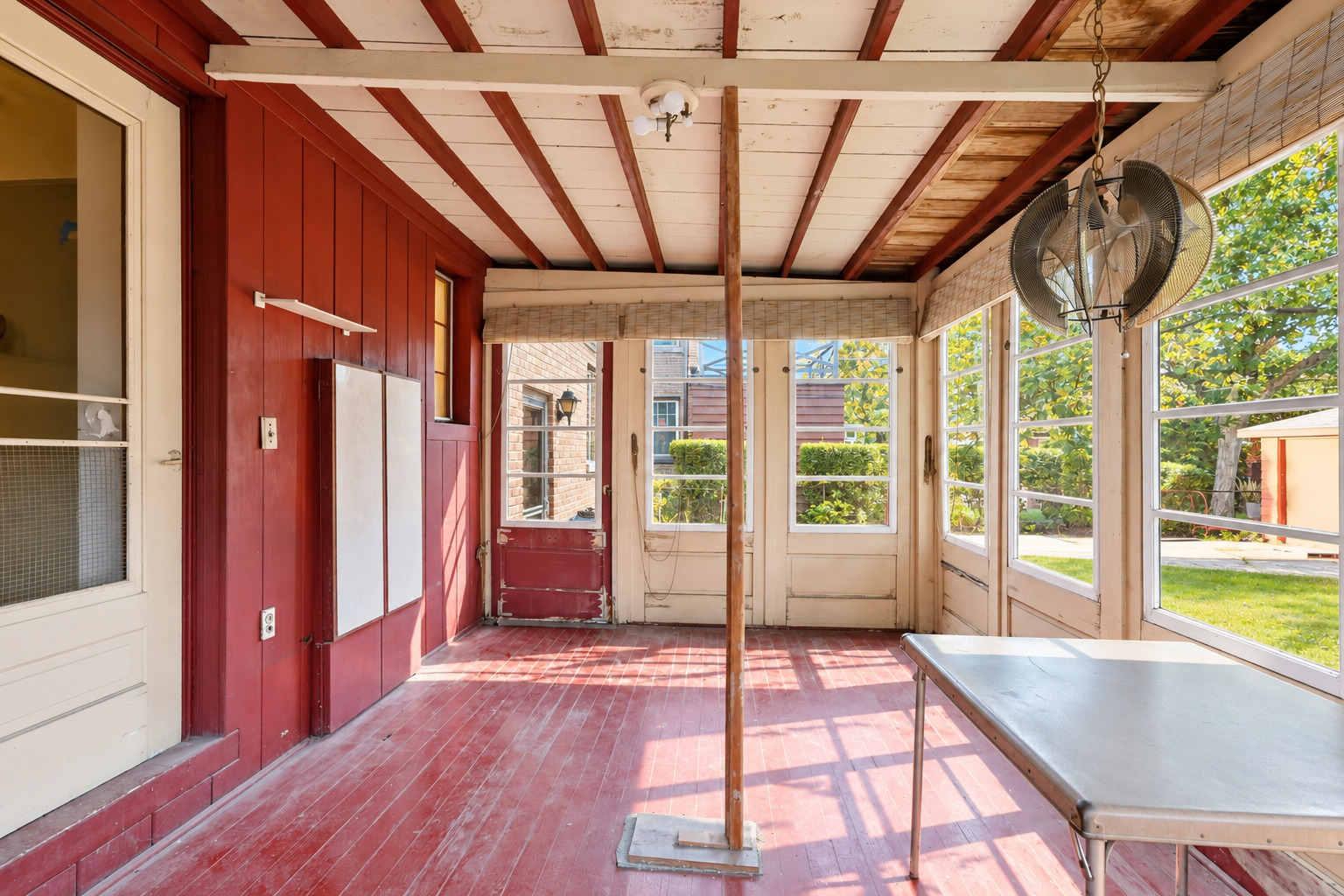 1807 N 78th Court