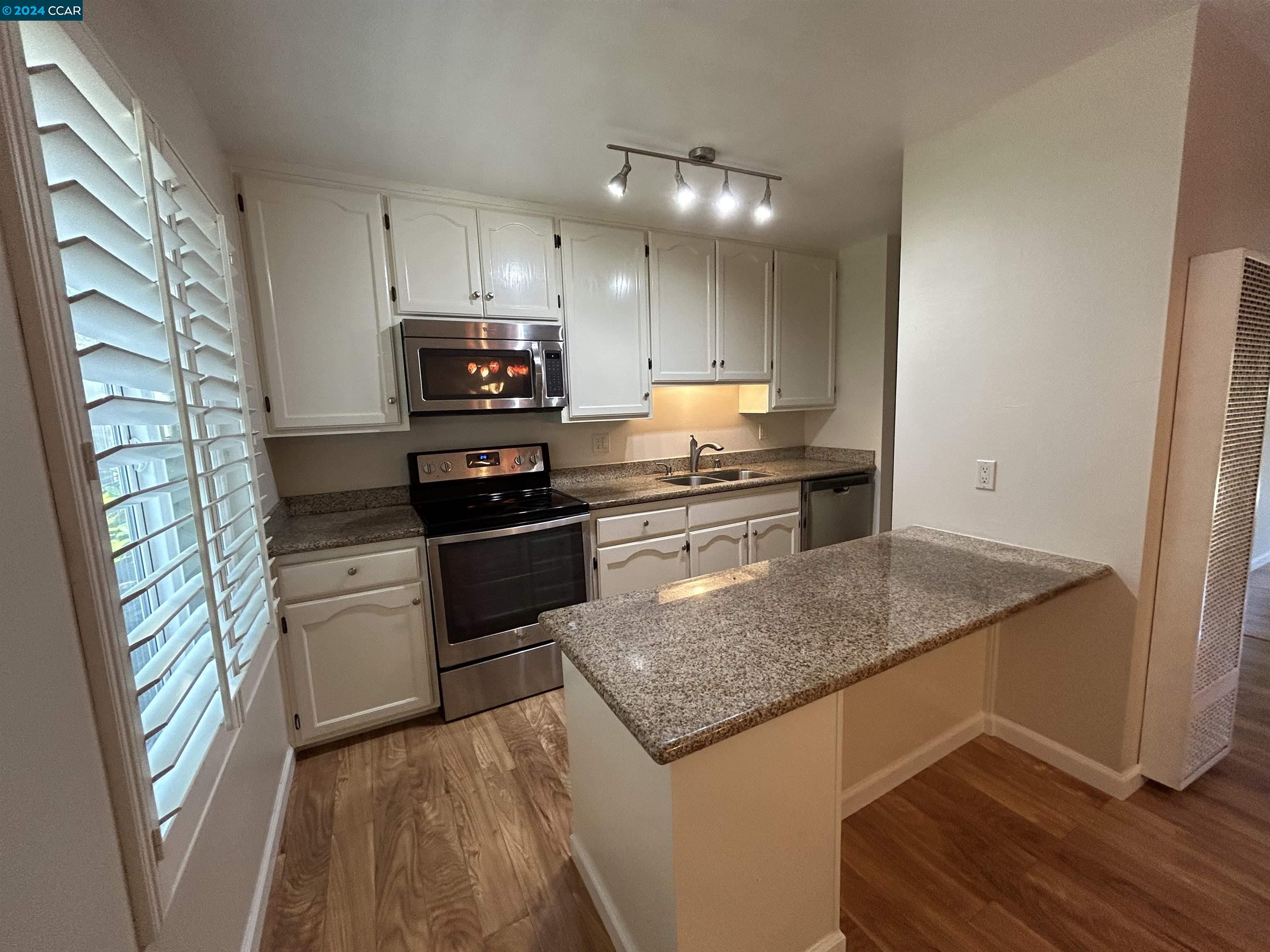 1241 Homestead Ave # 213