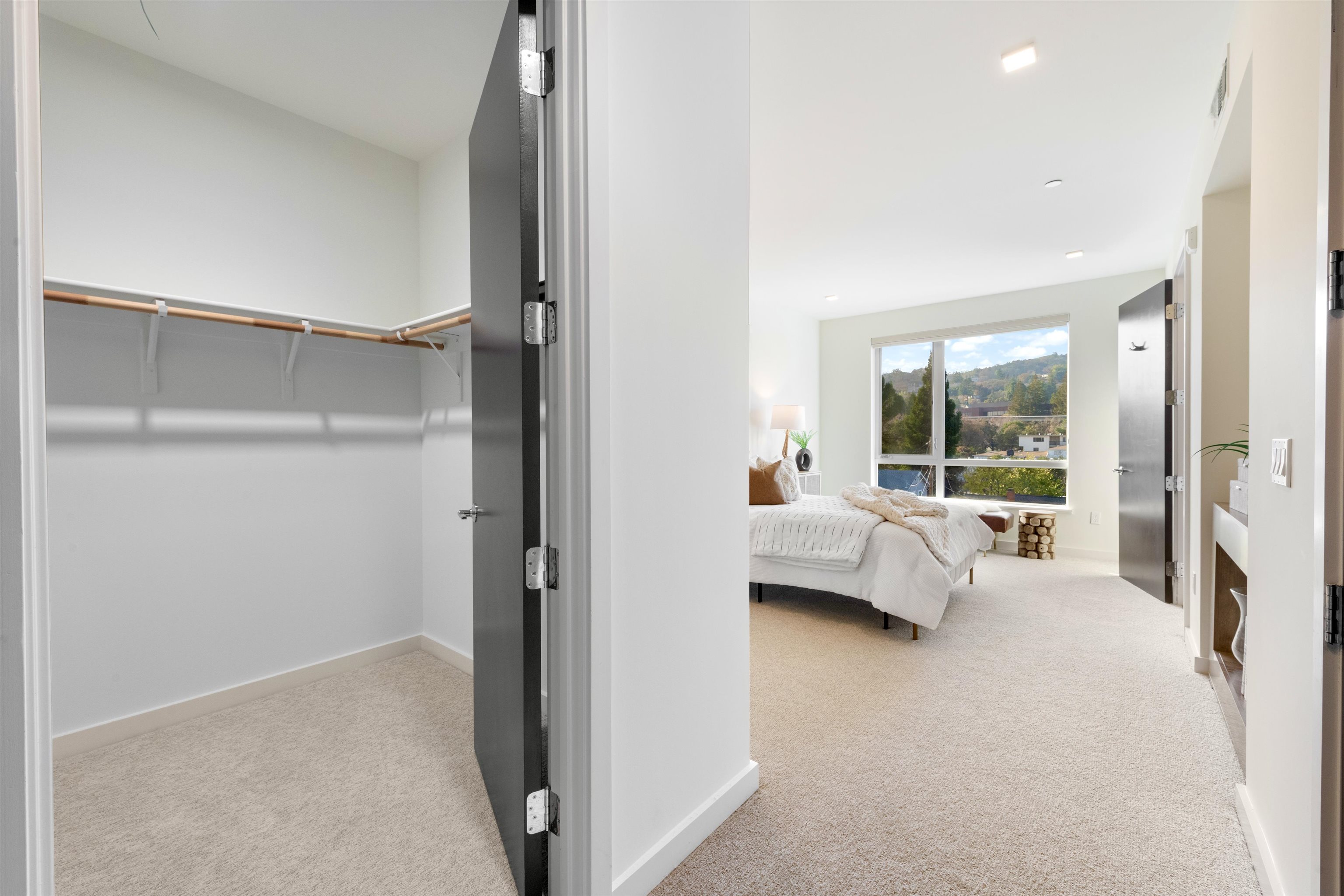 1727 Lacassie Ave # 4A