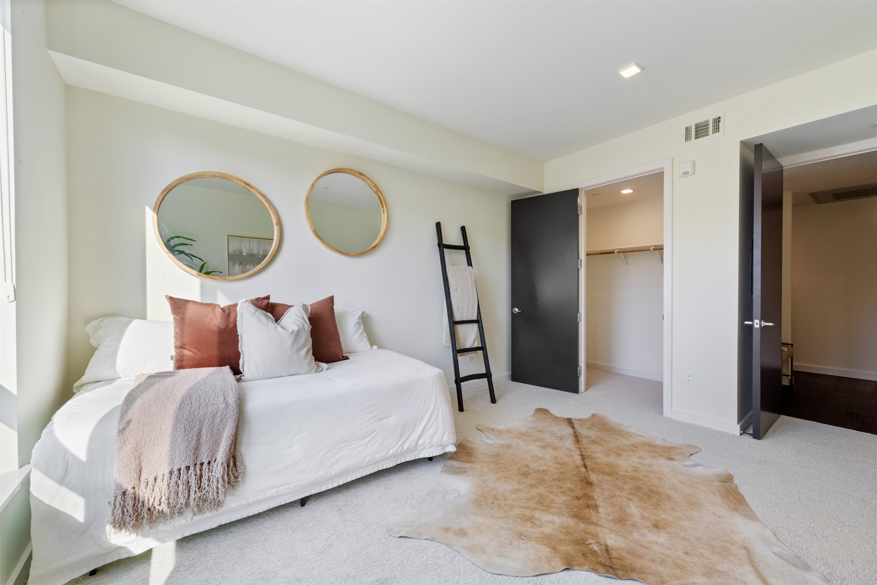 1727 Lacassie Ave # 4A