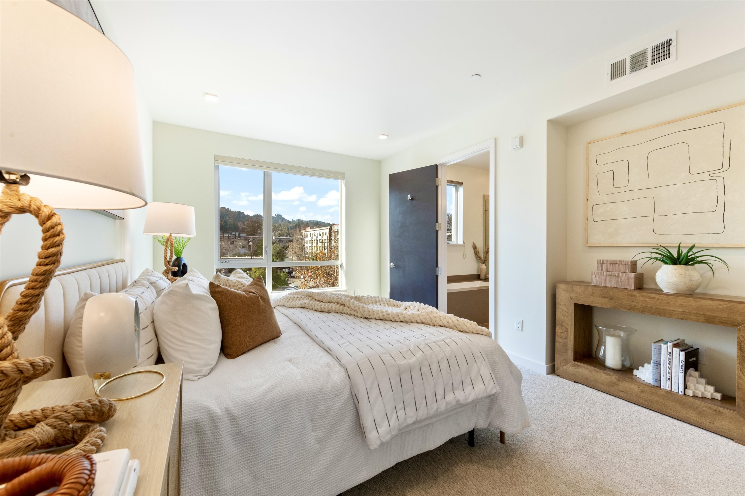 1727 Lacassie Ave # 4A