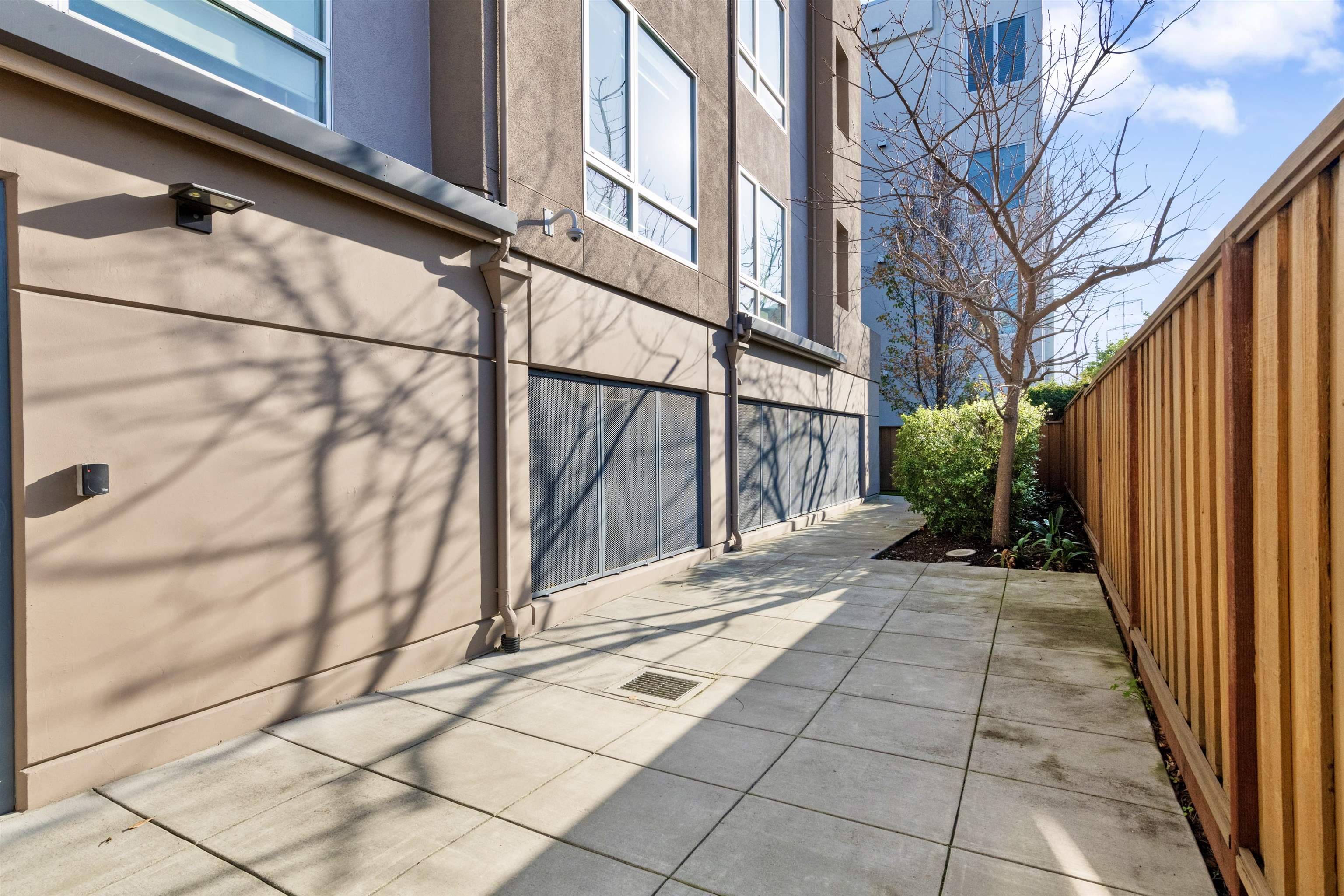 1727 Lacassie Ave # 4A