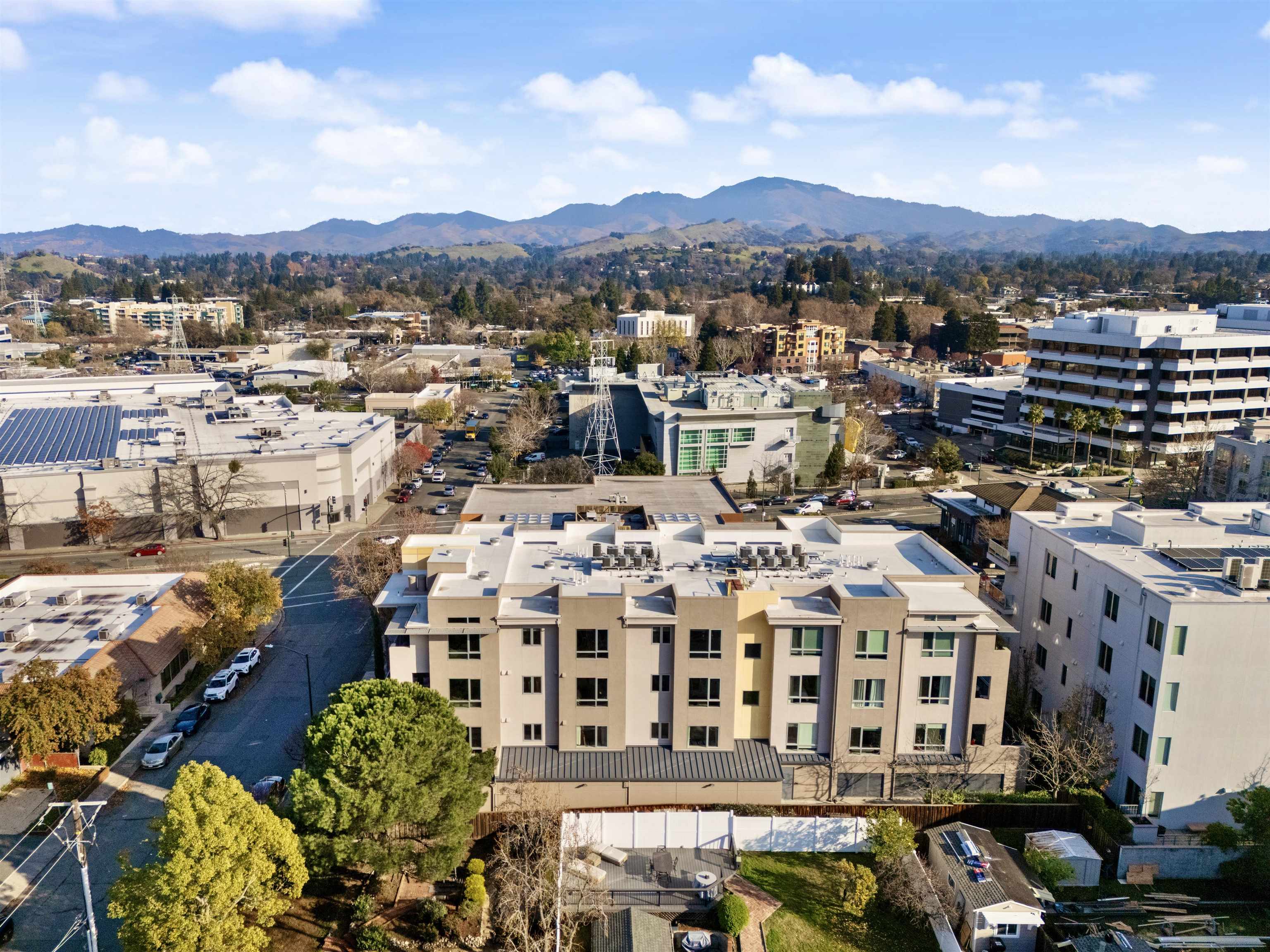 1727 Lacassie Ave # 4A