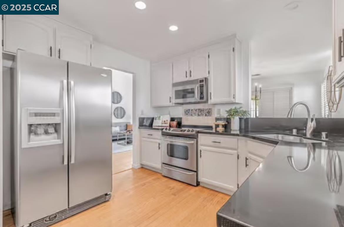 5258 Pebble Glen Dr