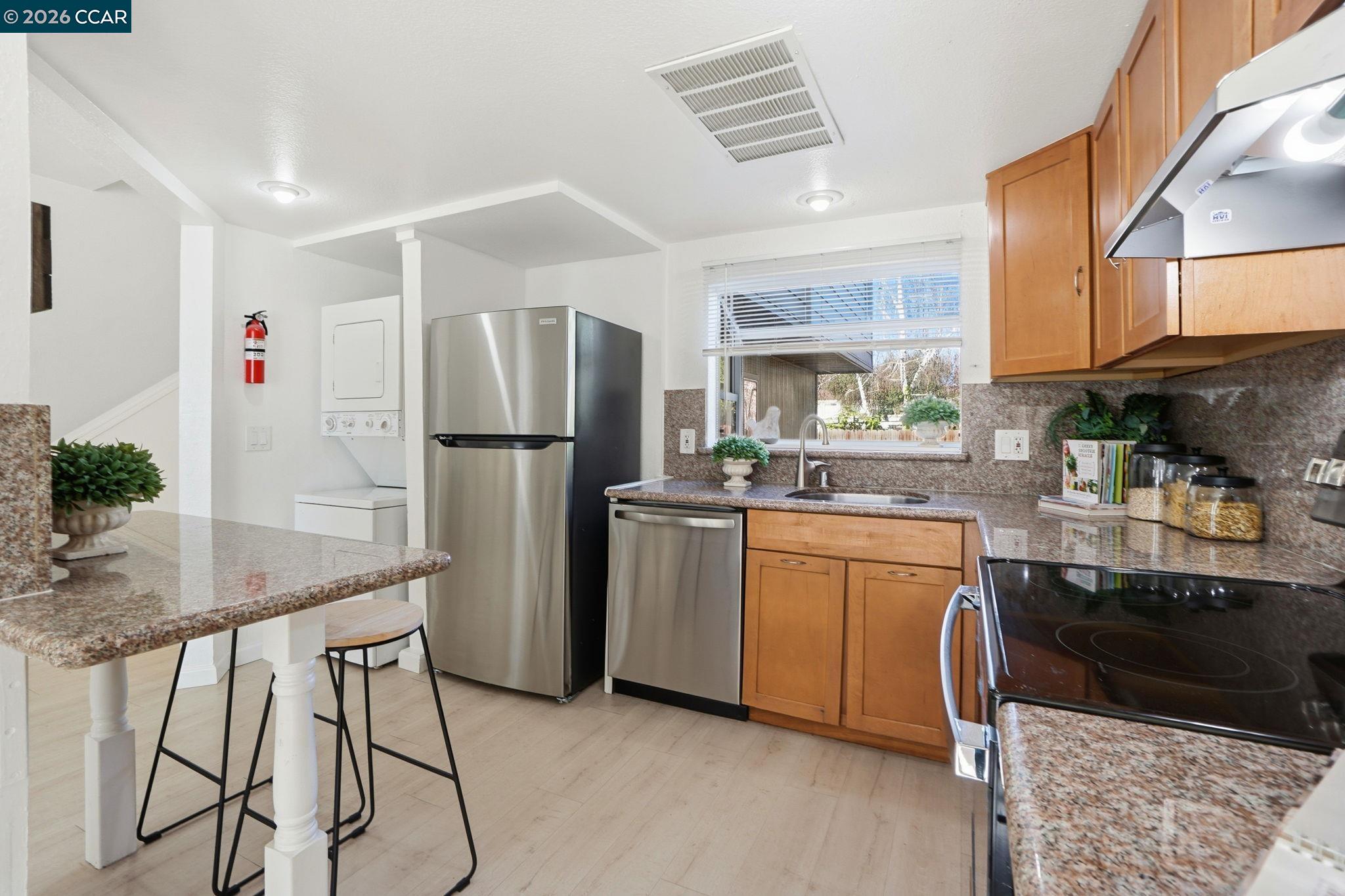 1255 Detroit Ave # 3