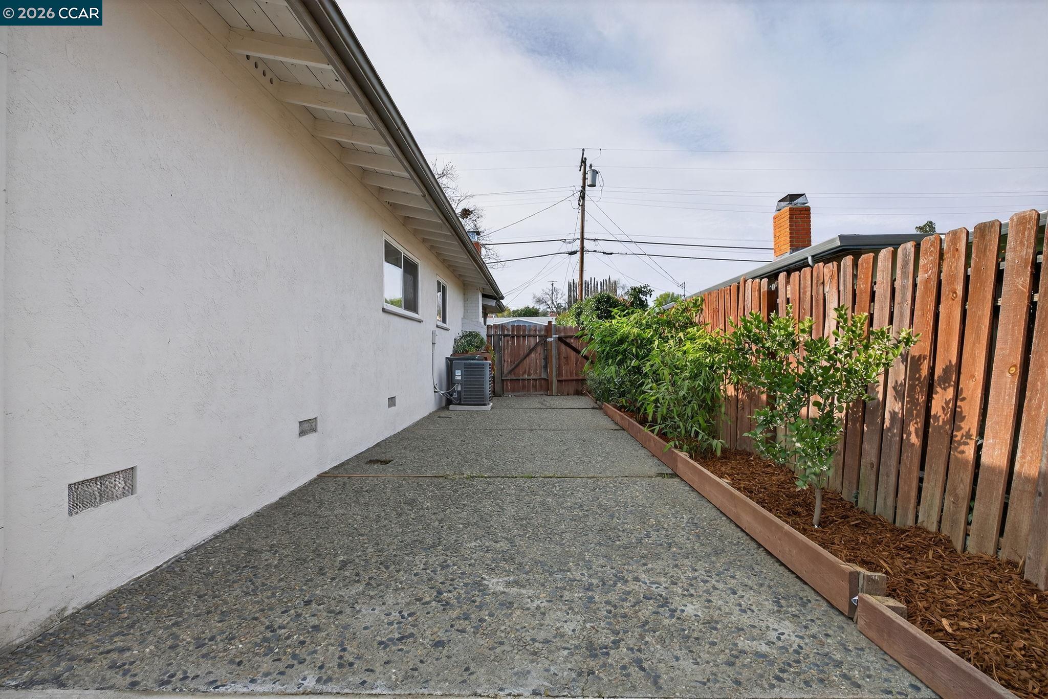 1241 Raymond Dr