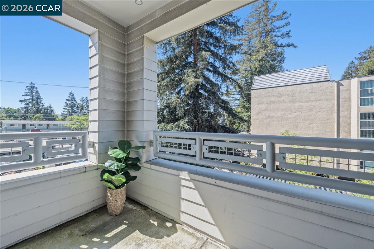 1655 N California Blvd # 330