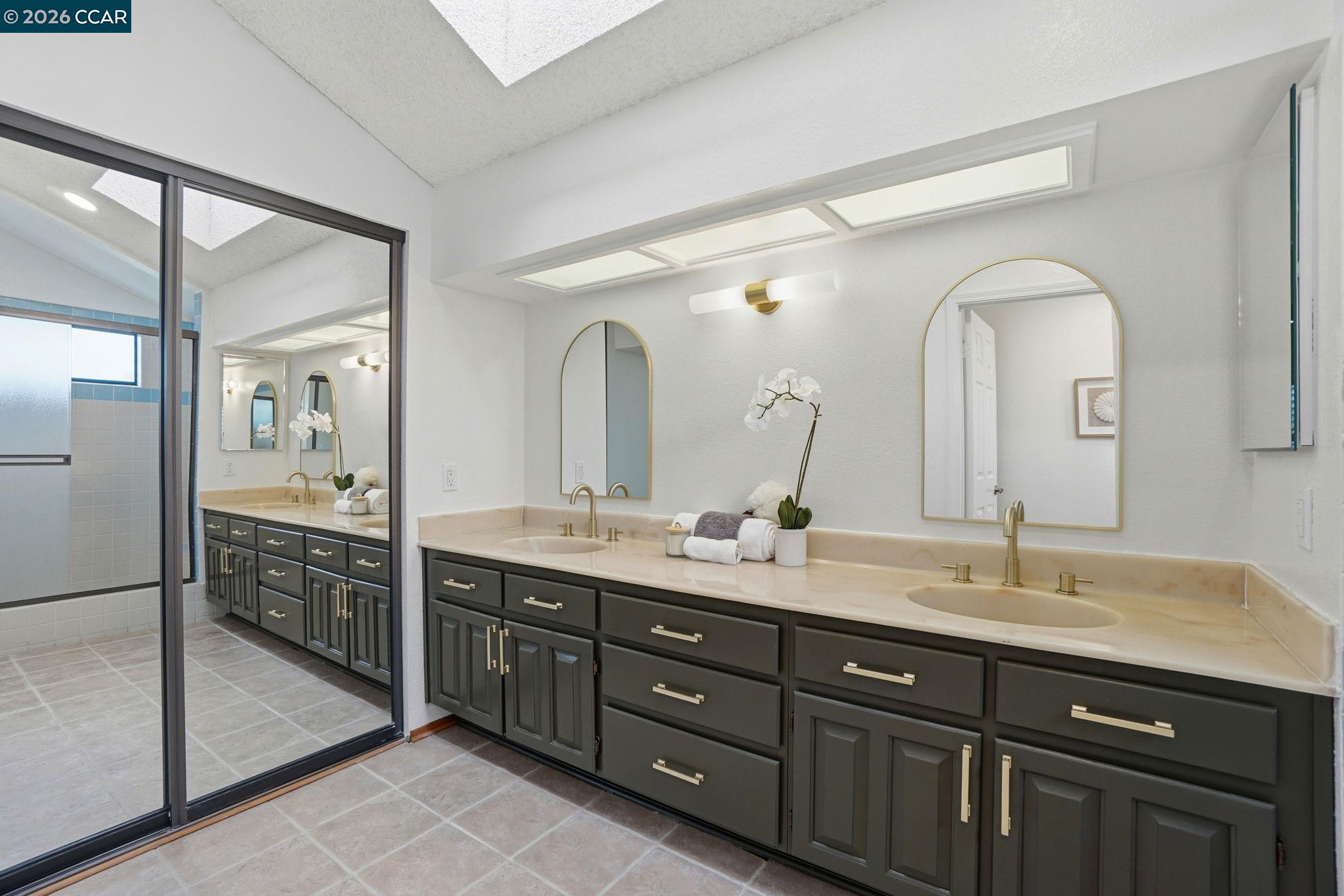 319 Oak Glen Ct