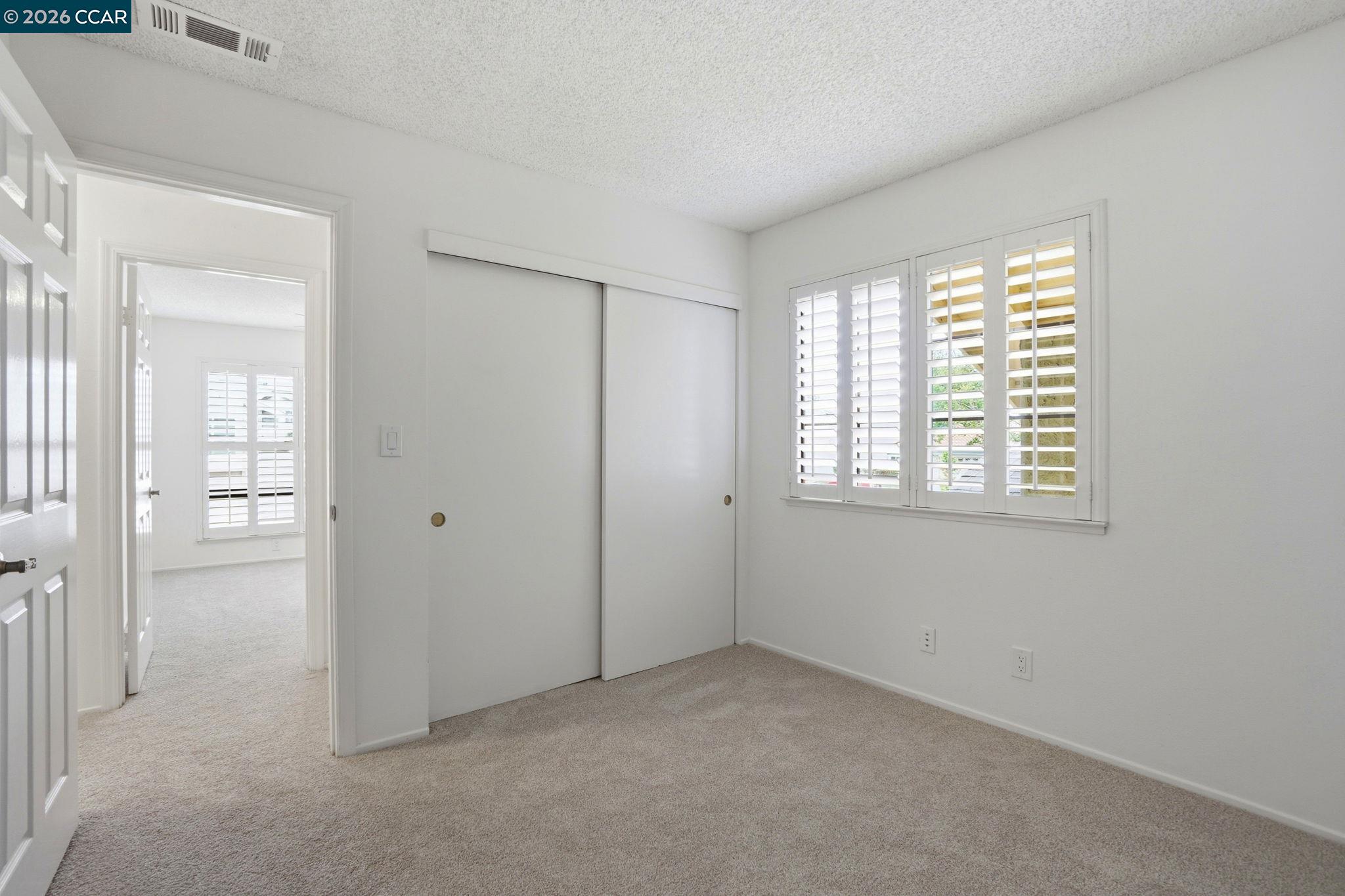 319 Oak Glen Ct