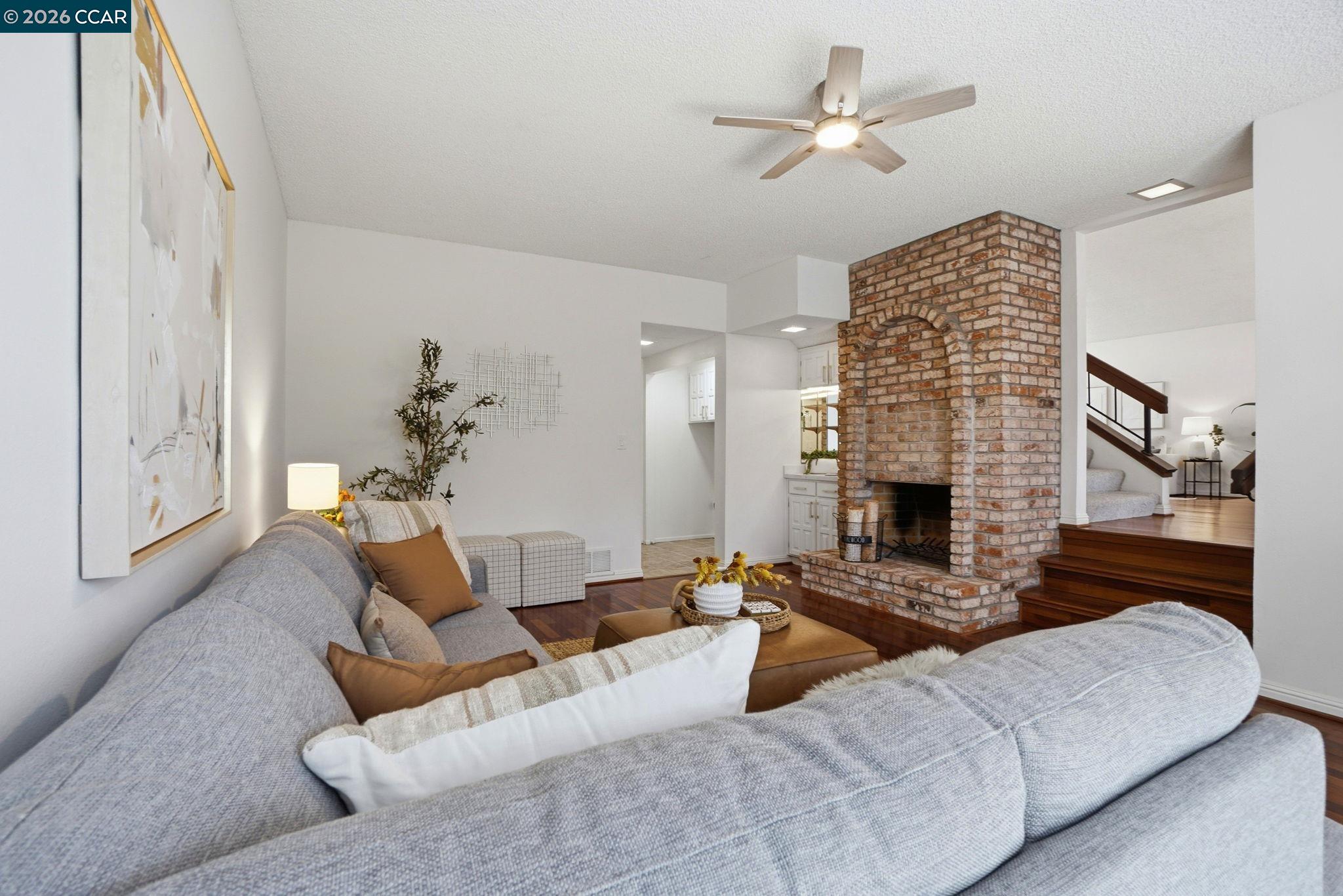 319 Oak Glen Ct