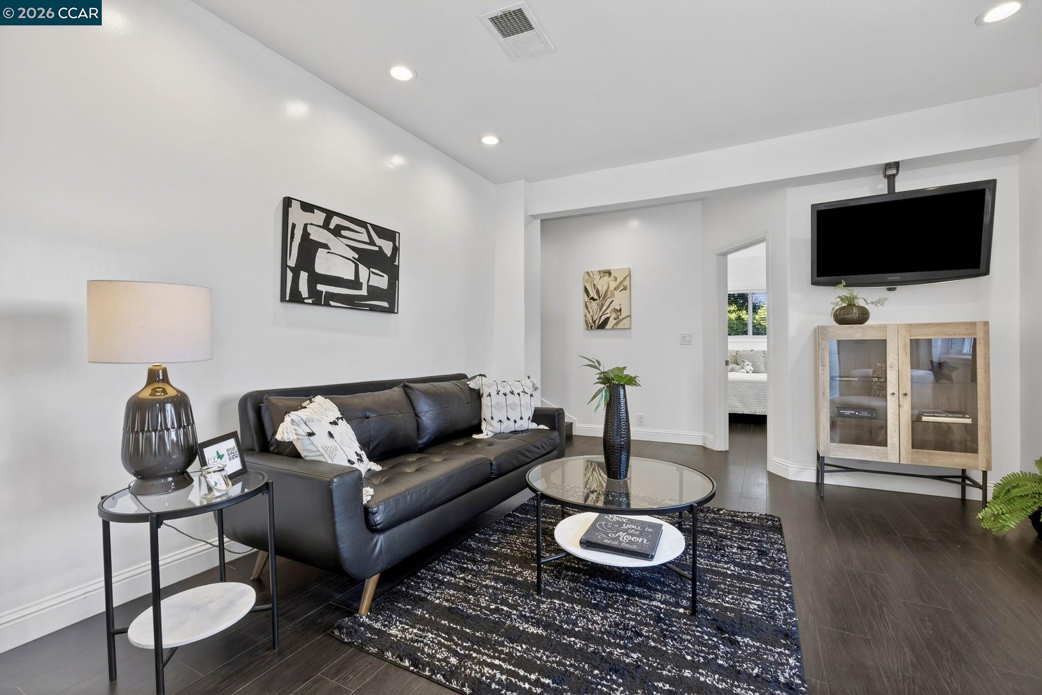 616 Aleta Pl