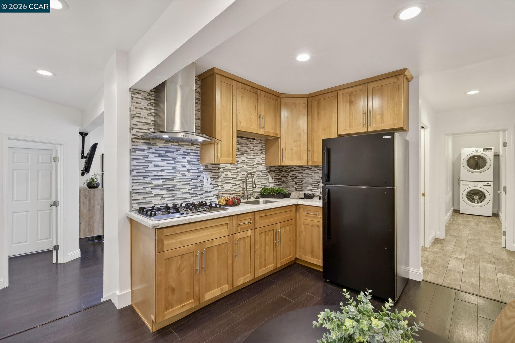 616 Aleta Pl