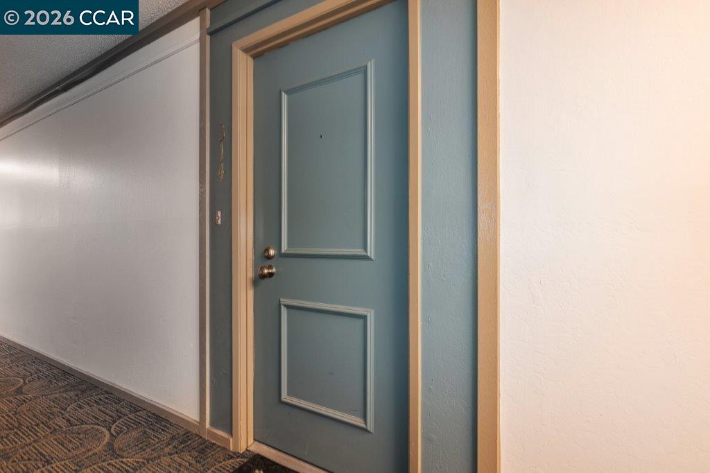 490 N Civic Dr # 314