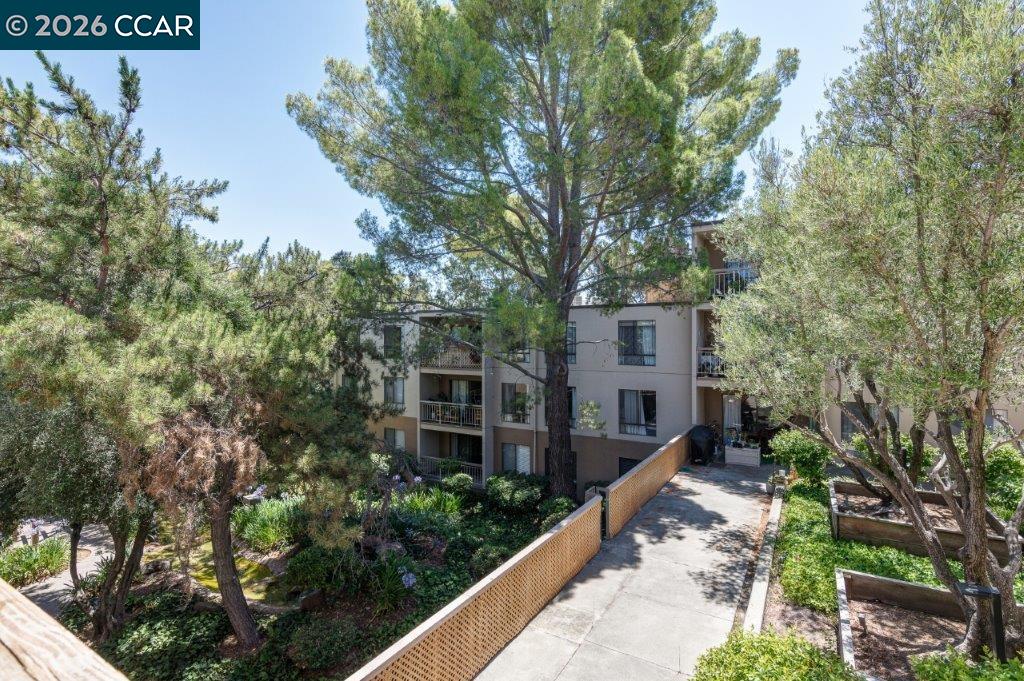 490 N Civic Dr # 314