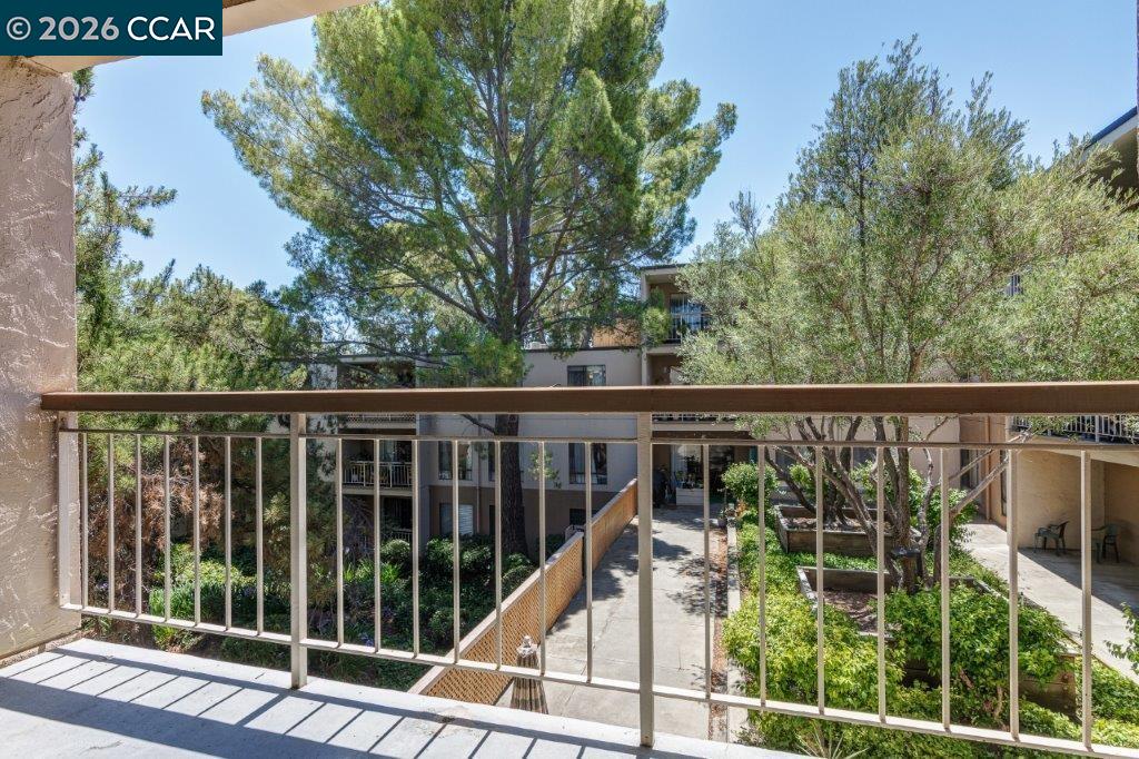 490 N Civic Dr # 314