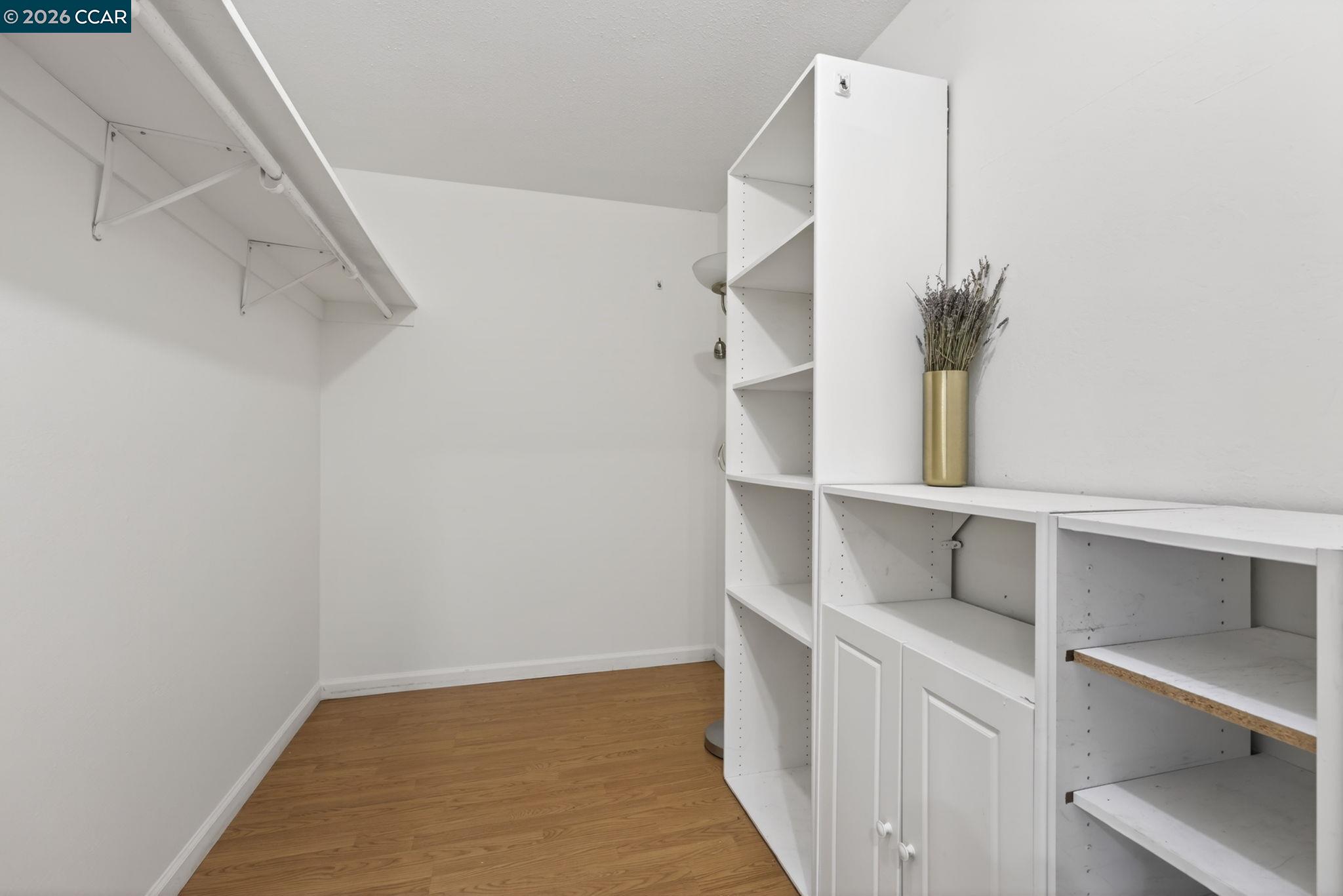 490 N Civic Dr # 314
