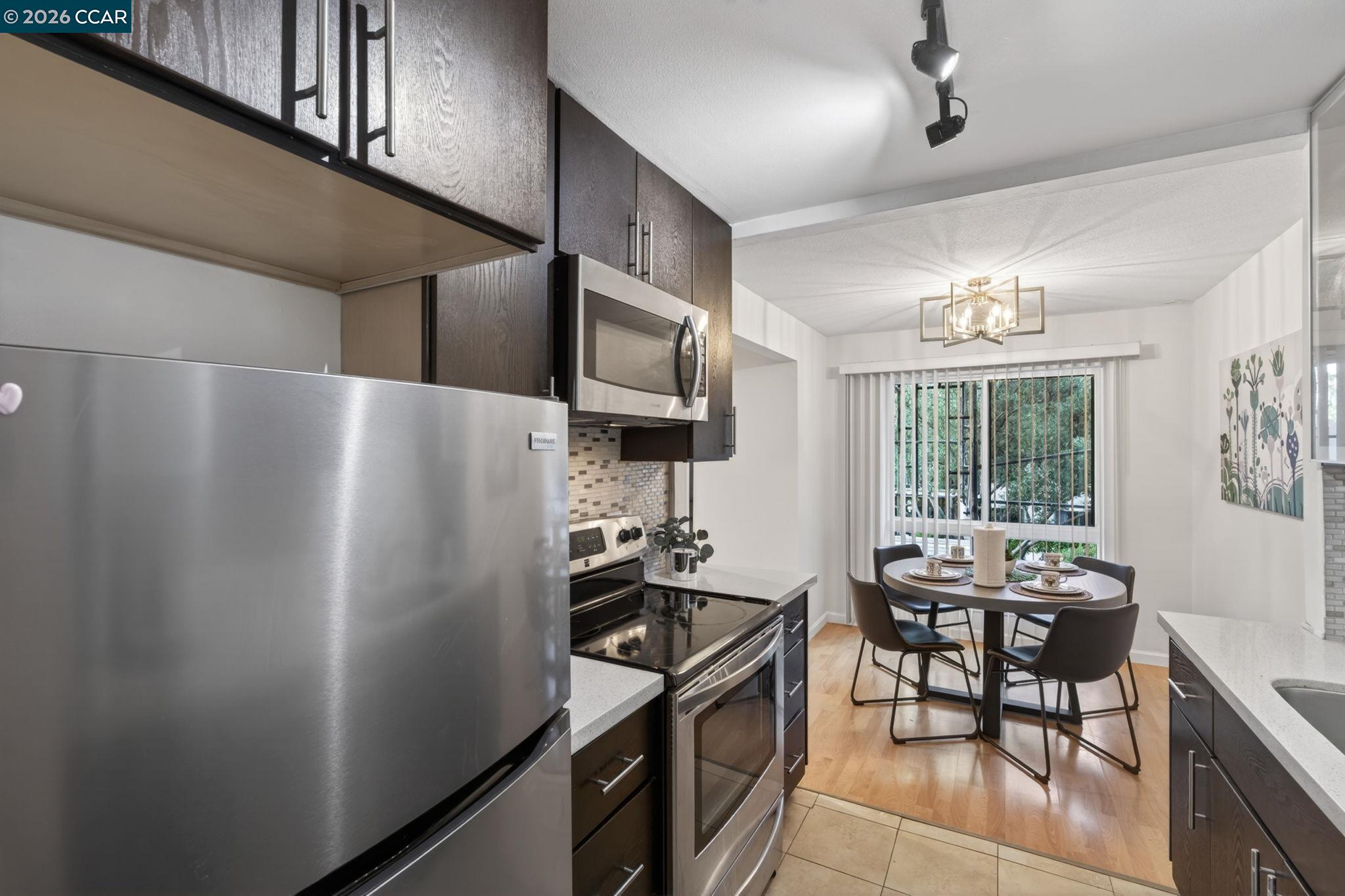 490 N Civic Dr # 314