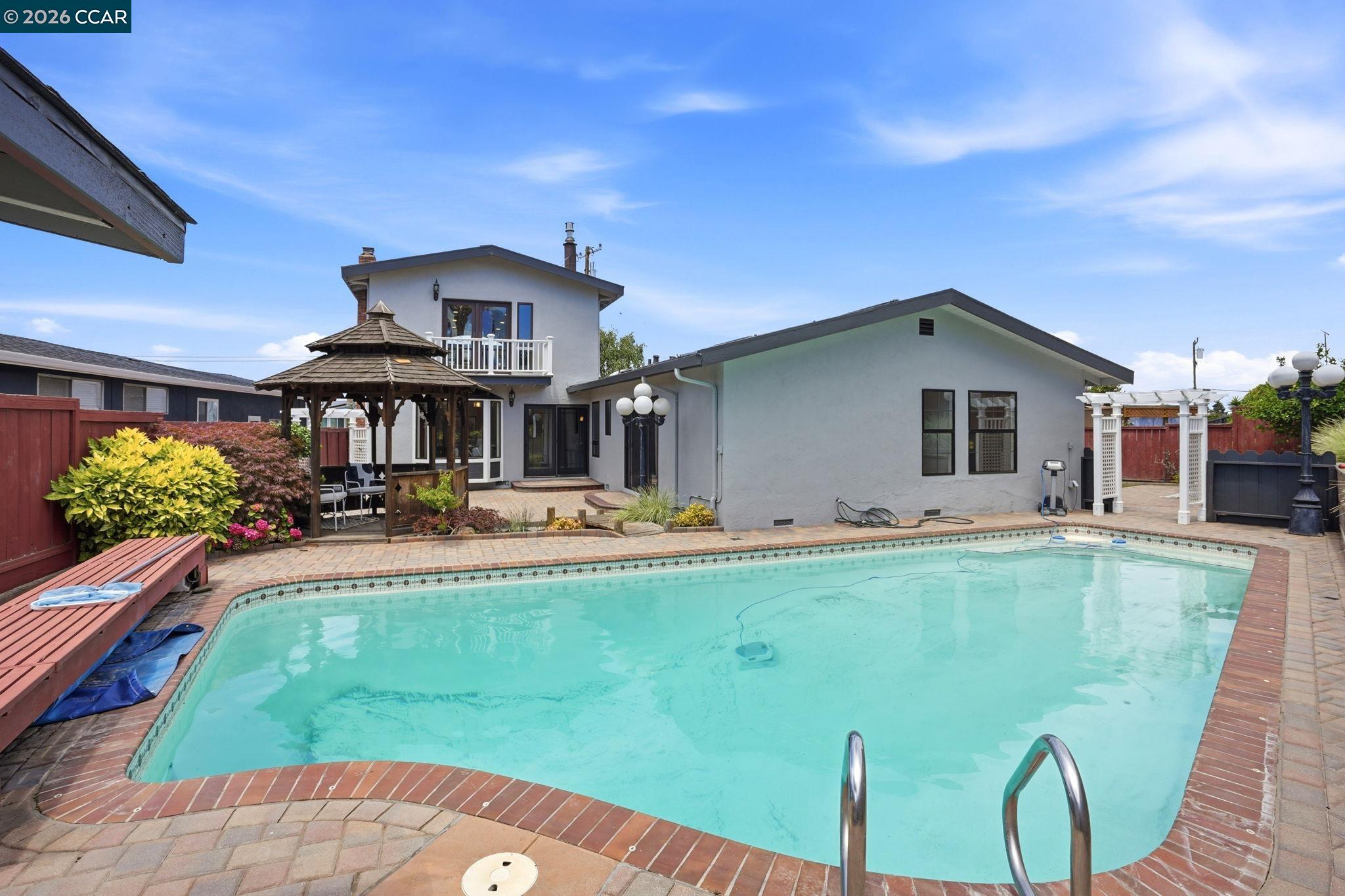2571 Francis Dr