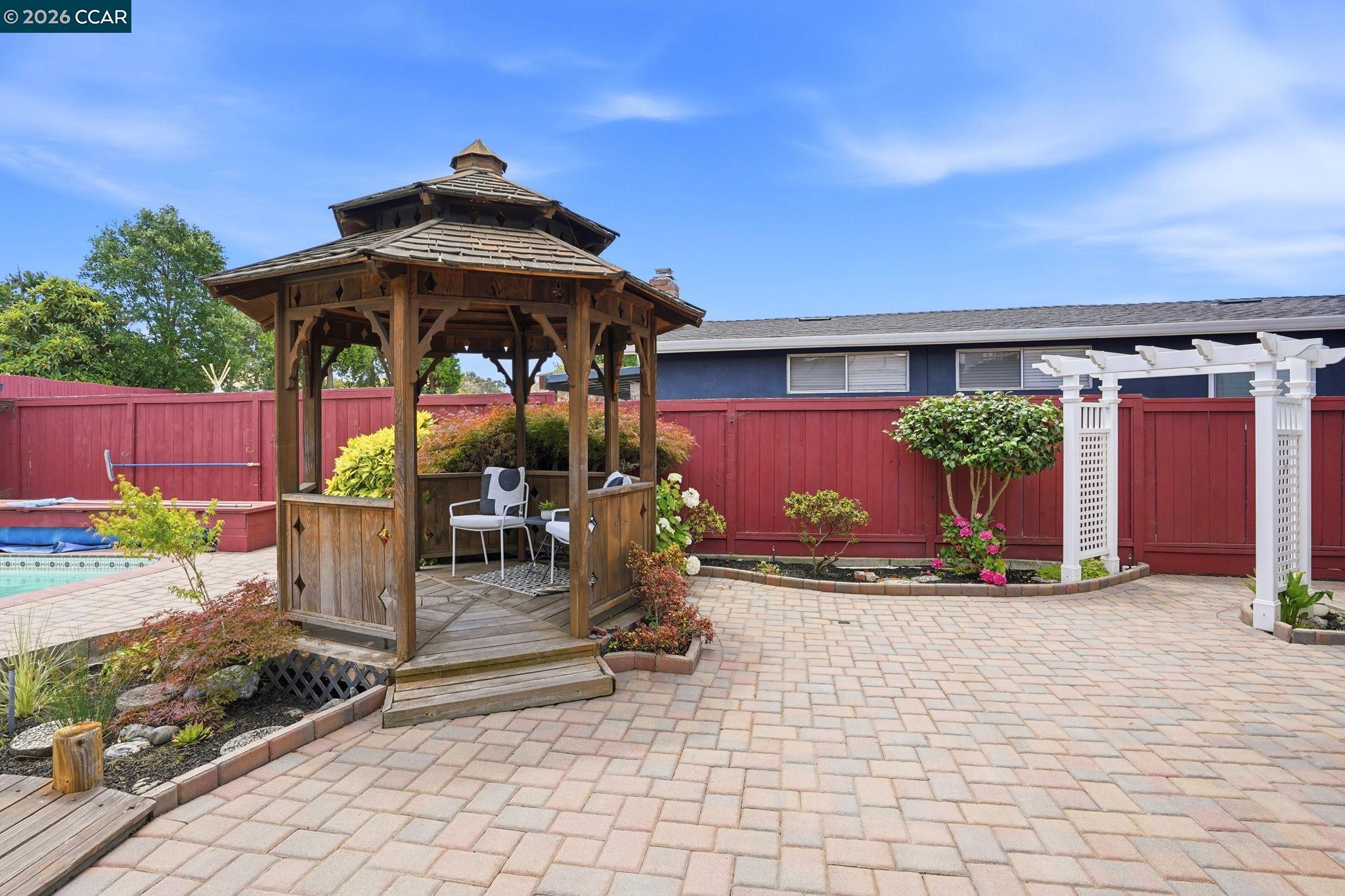 2571 Francis Dr