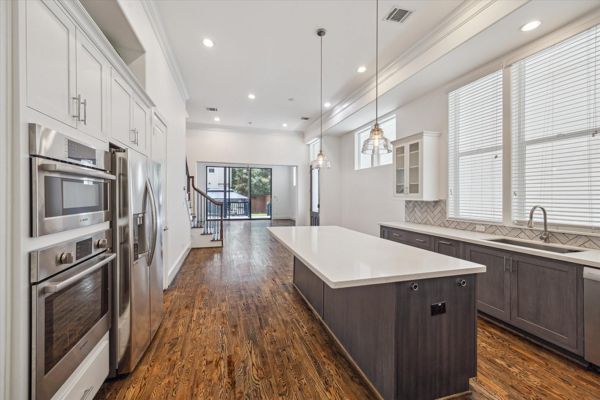 1214 W 16th Street