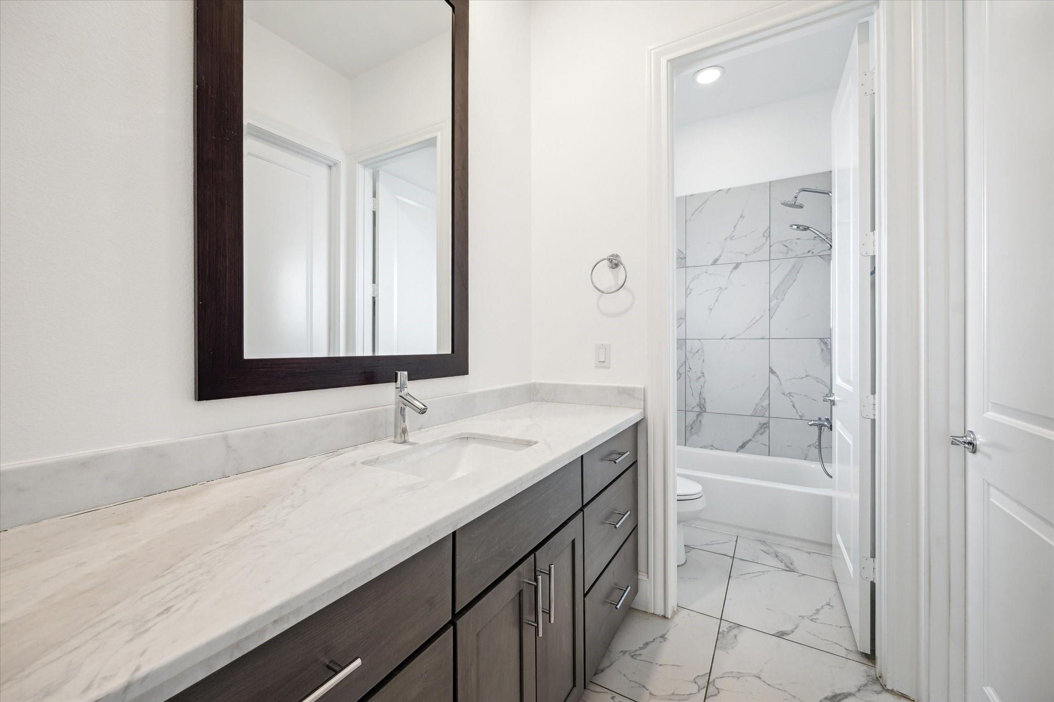 1214 W 16th Street