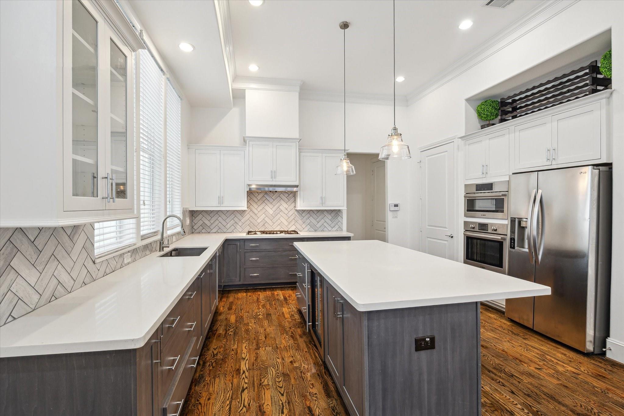 1214 W 16th Street